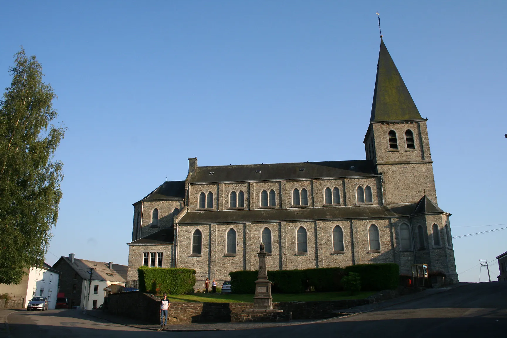 Photo showing: Naomé (Belgium), the St. Sebastien church (1904-1906).