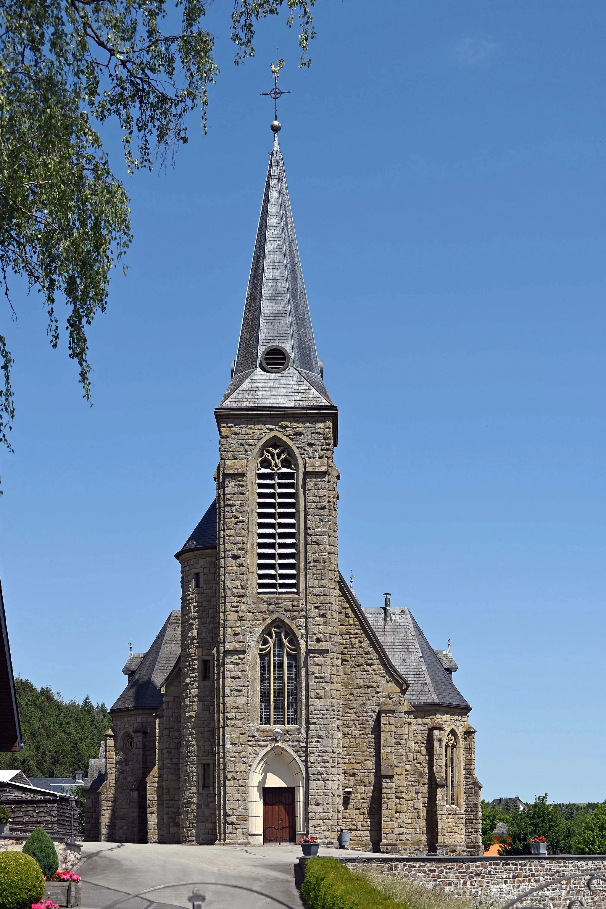 Photo showing: Dreikönigskirche (Oudler), Westfassade mit Turm und Portal