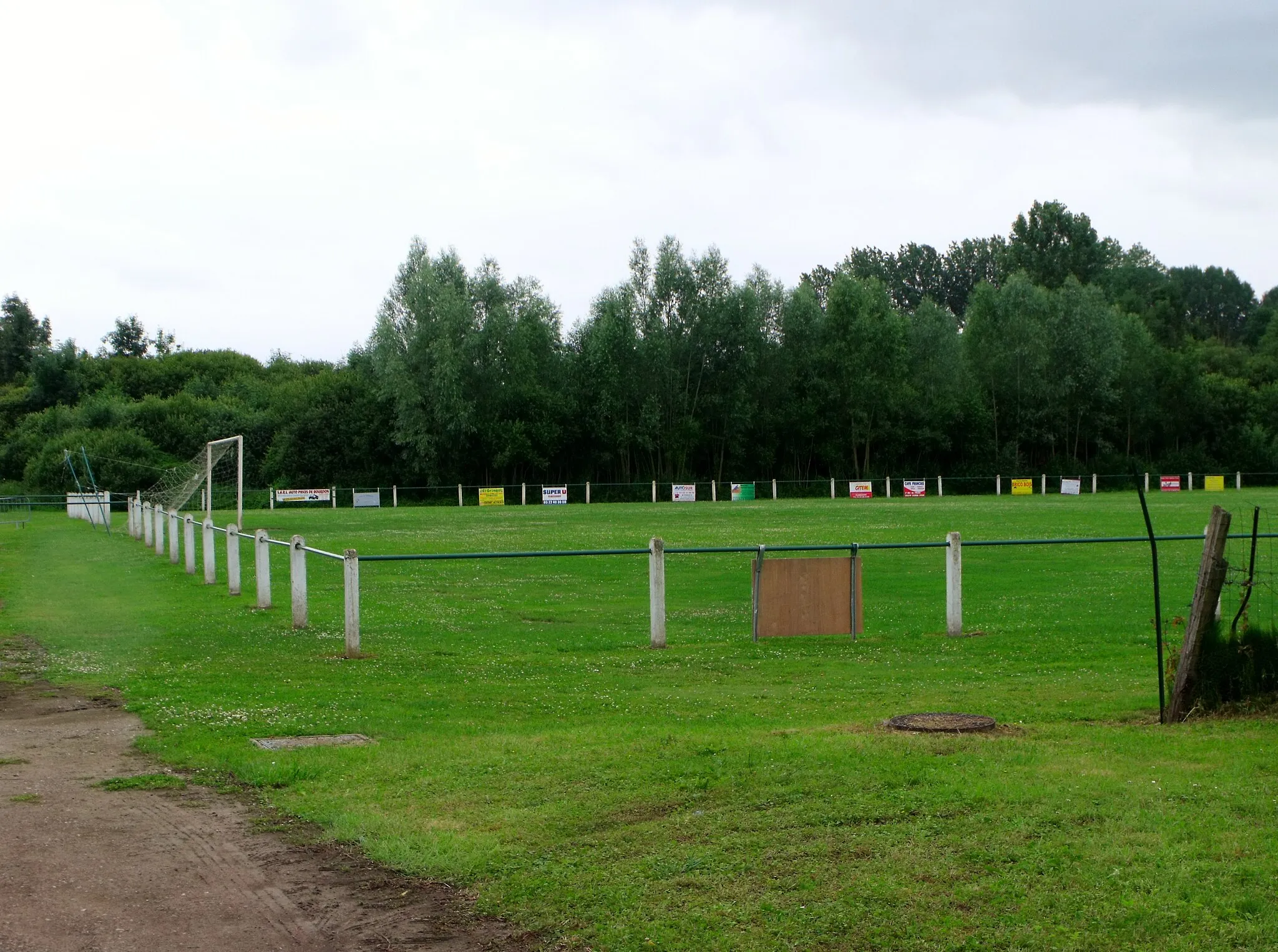 Photo showing: Stade de Bourdon, home of ASC Bourdon. The team play local football.