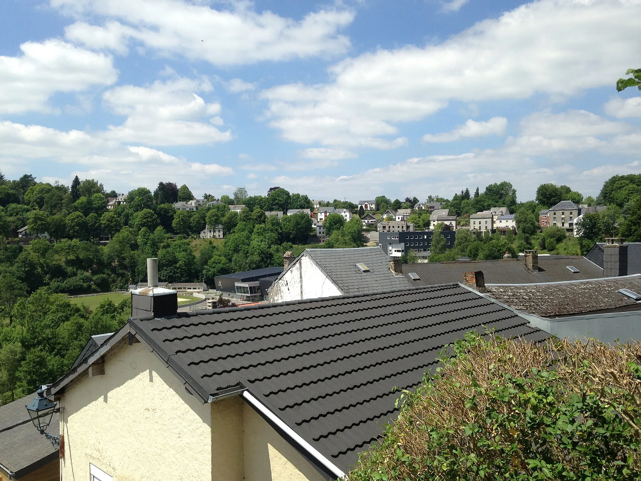 Photo showing: View of one part of the small Belgian town of Neufchâteau (Belgium).