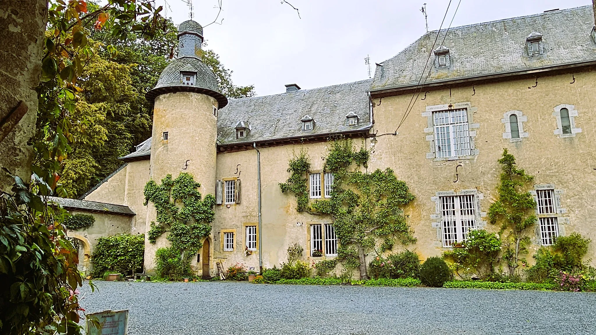 Photo showing: Bertrix, Château of Biourge.