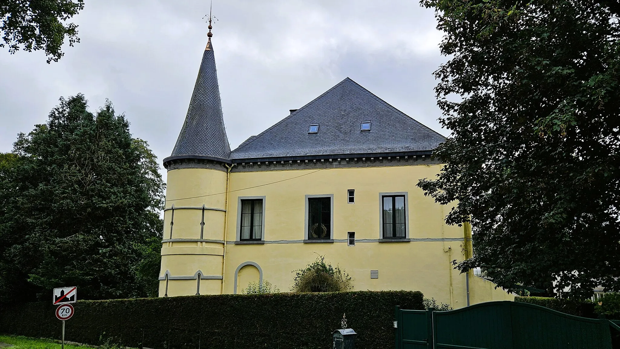 Photo showing: Le château de Biourge ou château de Gerlache, sis à Biourge dans la commune belge de Bertrix.