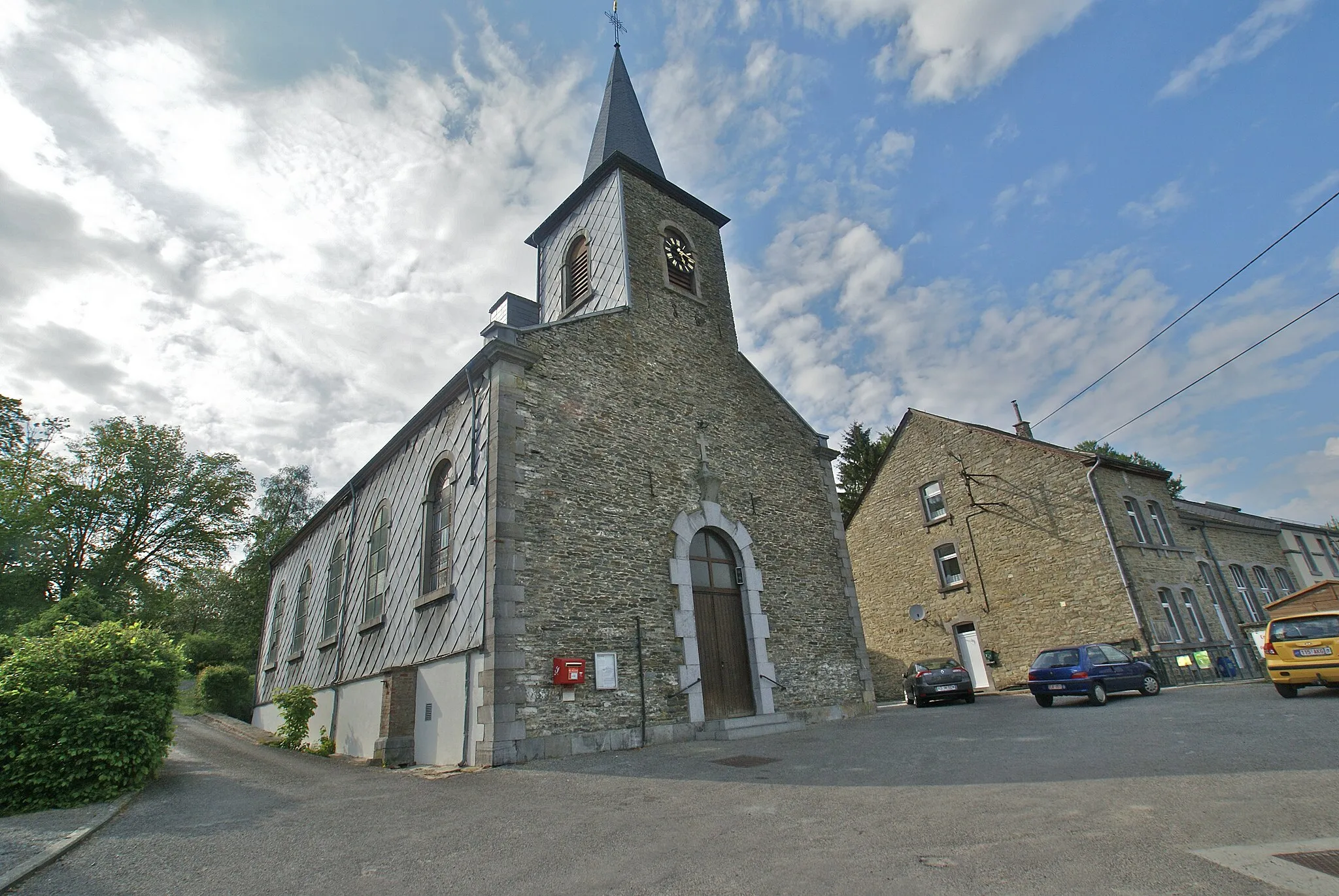 Photo showing: Neufchâteau (Grandvoir), Belgium: Church of the Assumption of Mary
