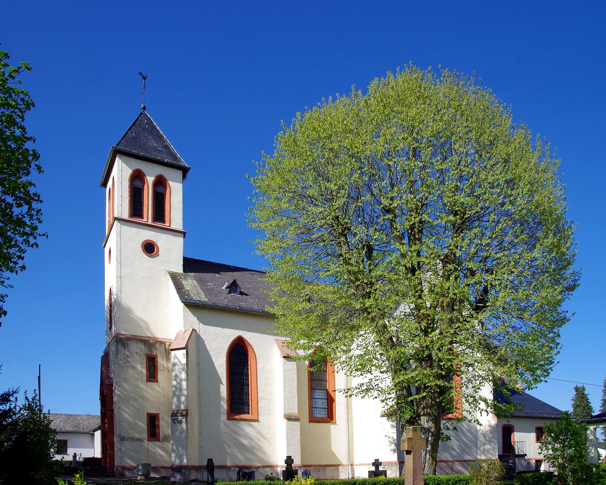 Photo showing: St. Luzia (Eschfeld), Südseite