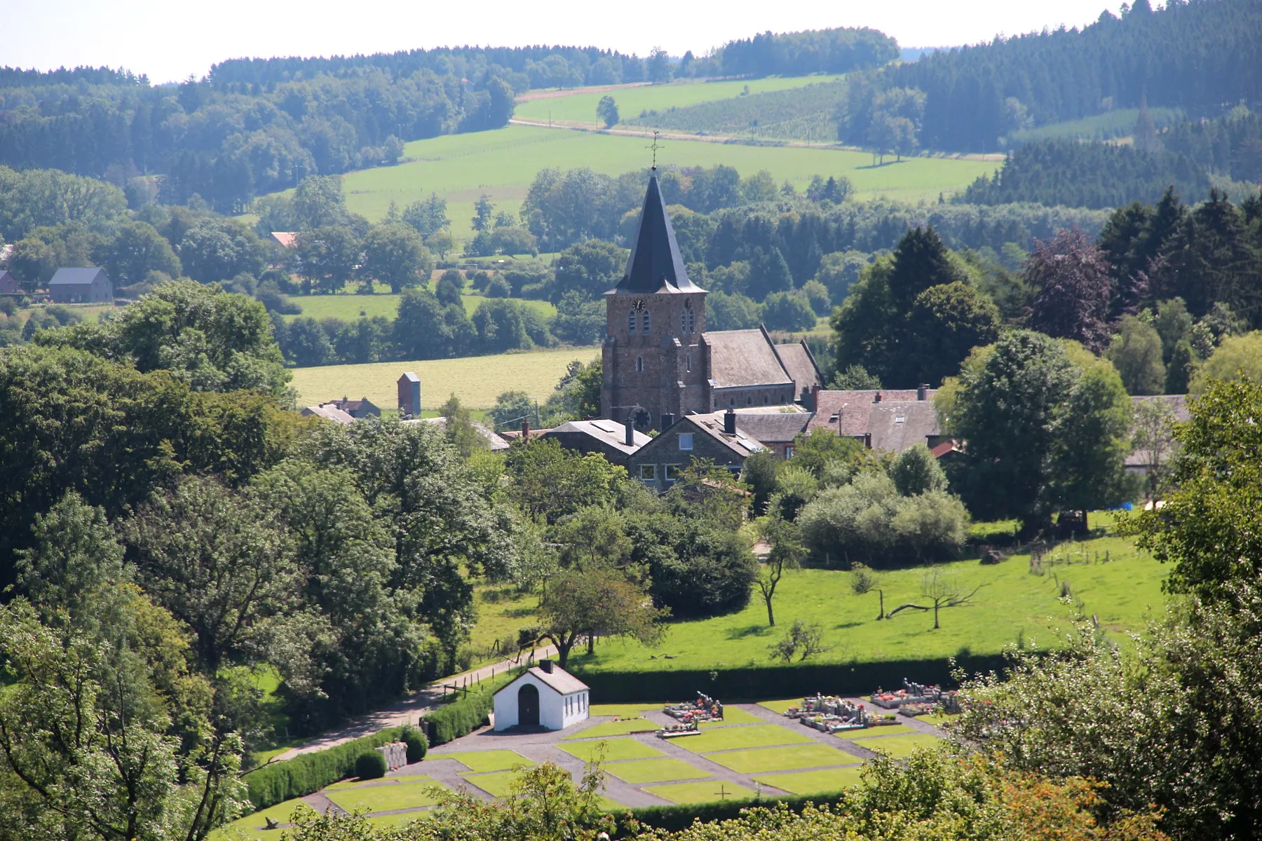 Photo showing: Grandménil, the center of village.