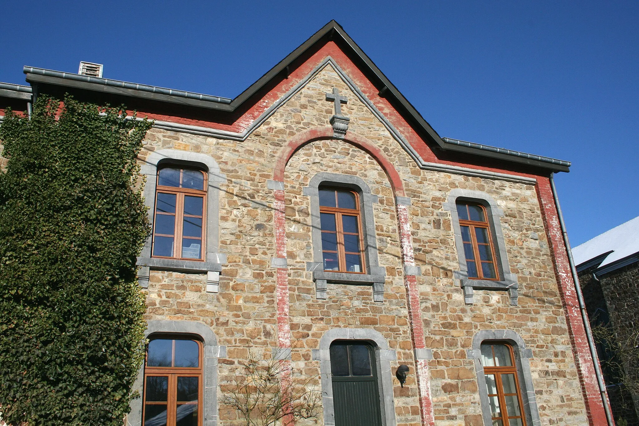 Photo showing: Journal (Tenneville) (Belgique), rue Grande - L'ancien presbytère.