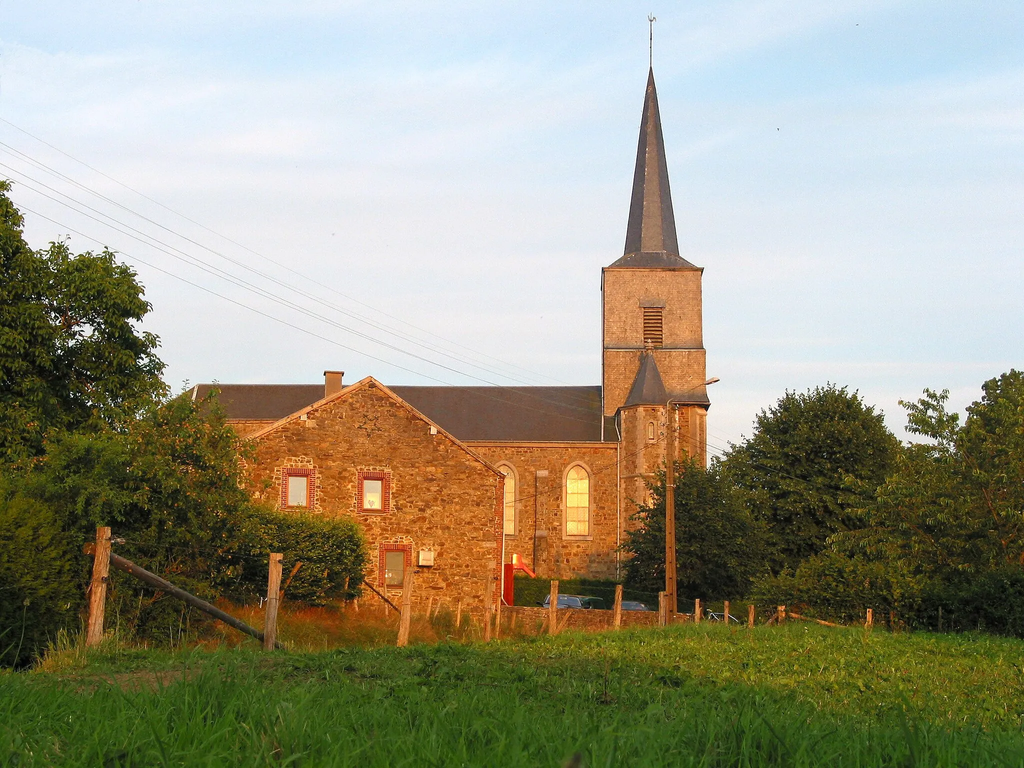 Photo showing: Marcouray (Belgium),  the St. Peter and Paul church (1877).