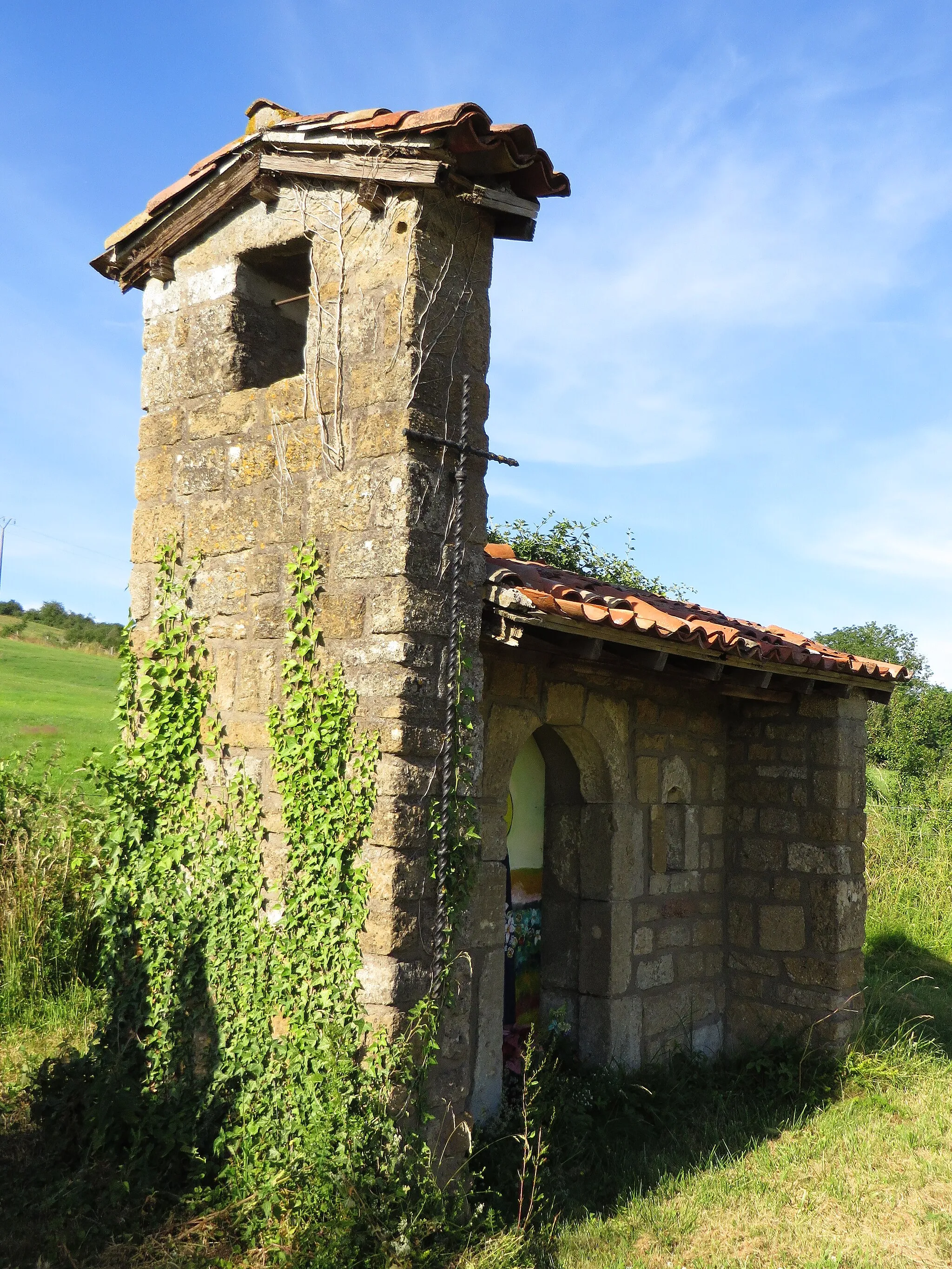 Photo showing: Verneuil-Grand La chapelle dédiée à la Vierge