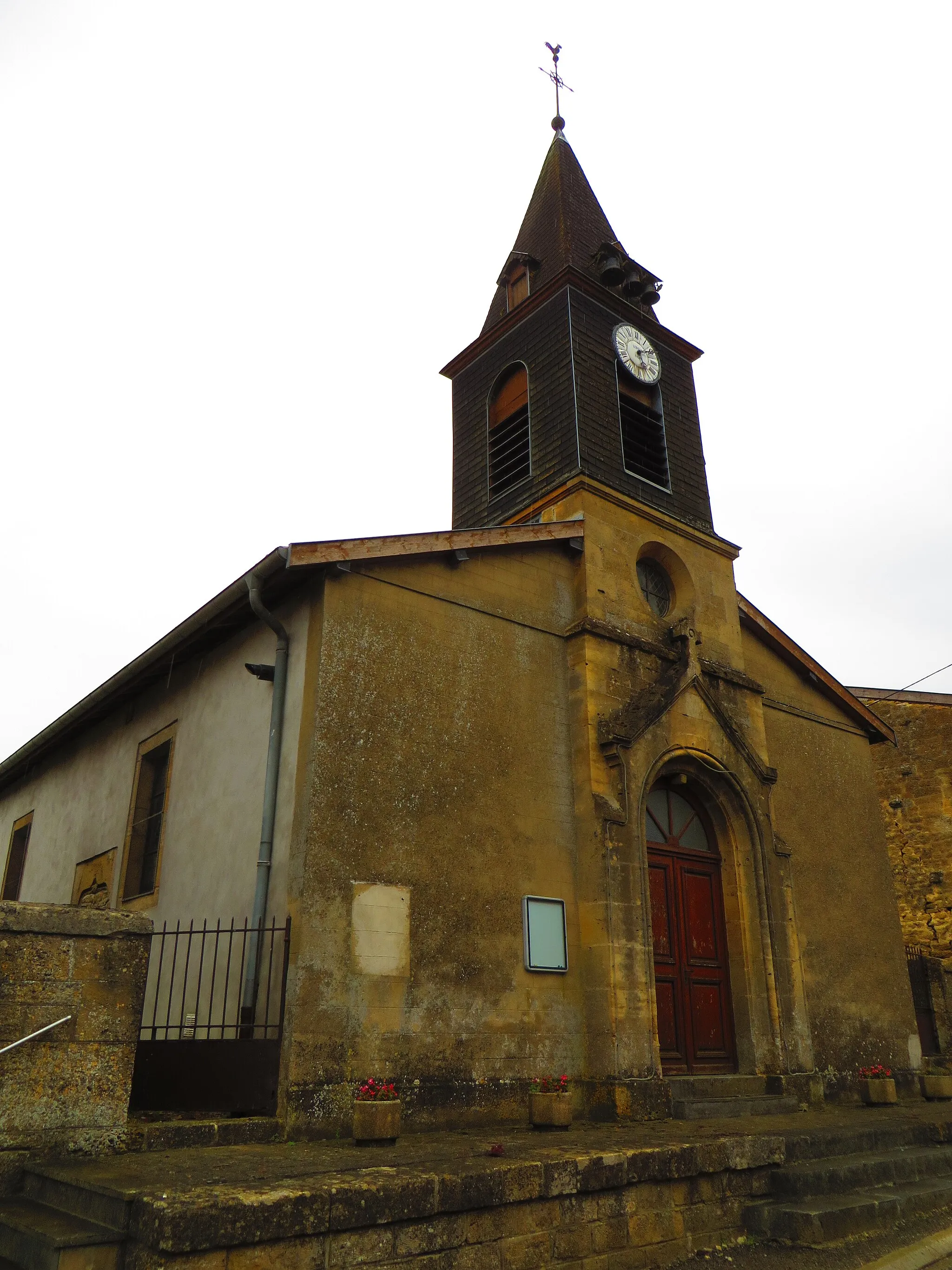 Photo showing: Han-lès-Juvigny L'église Saint-Jean-L'Évangéliste