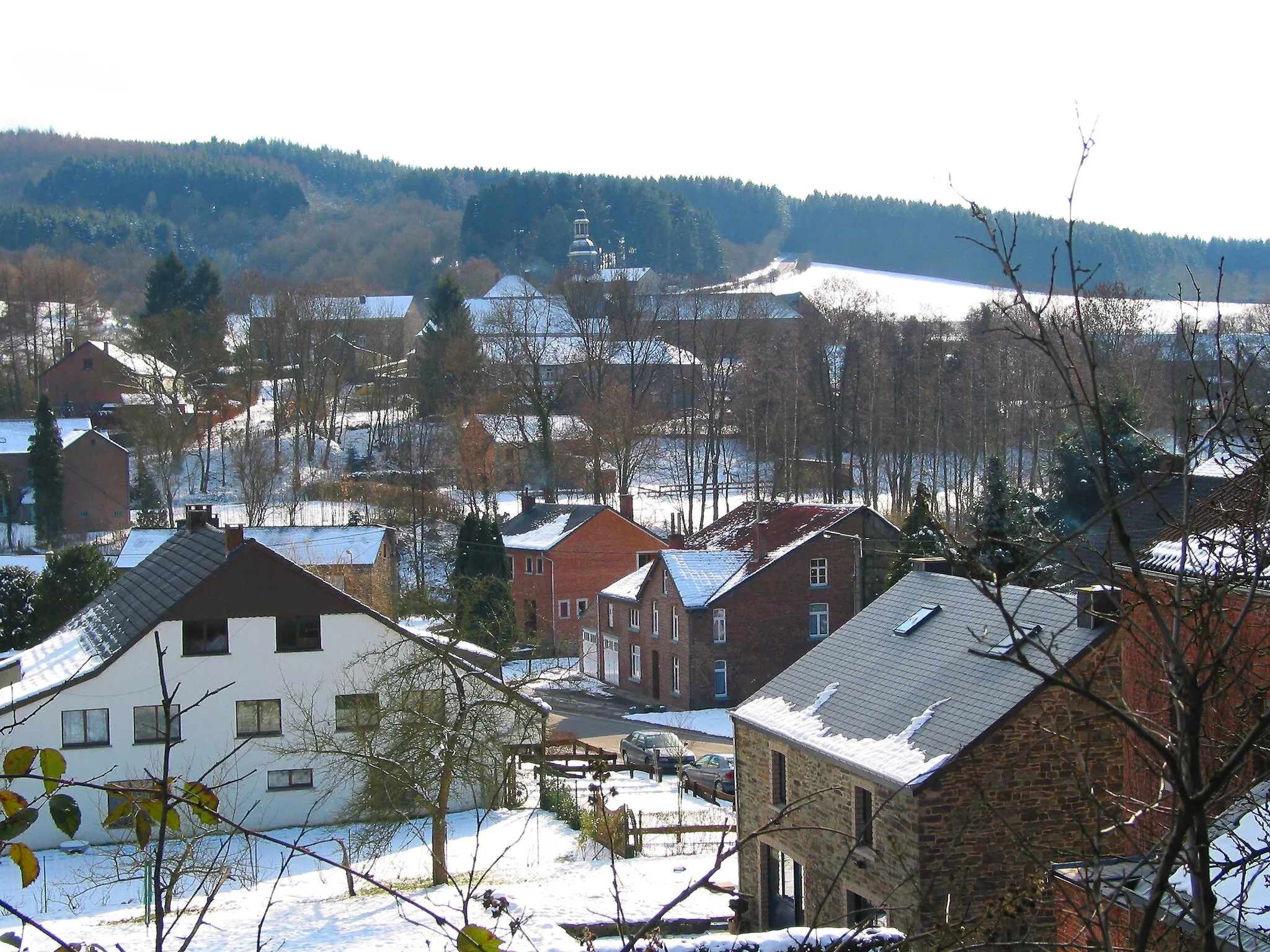 Photo showing: Masbourg (Belgium), the village veiwed from the calvary of the Ambly road.