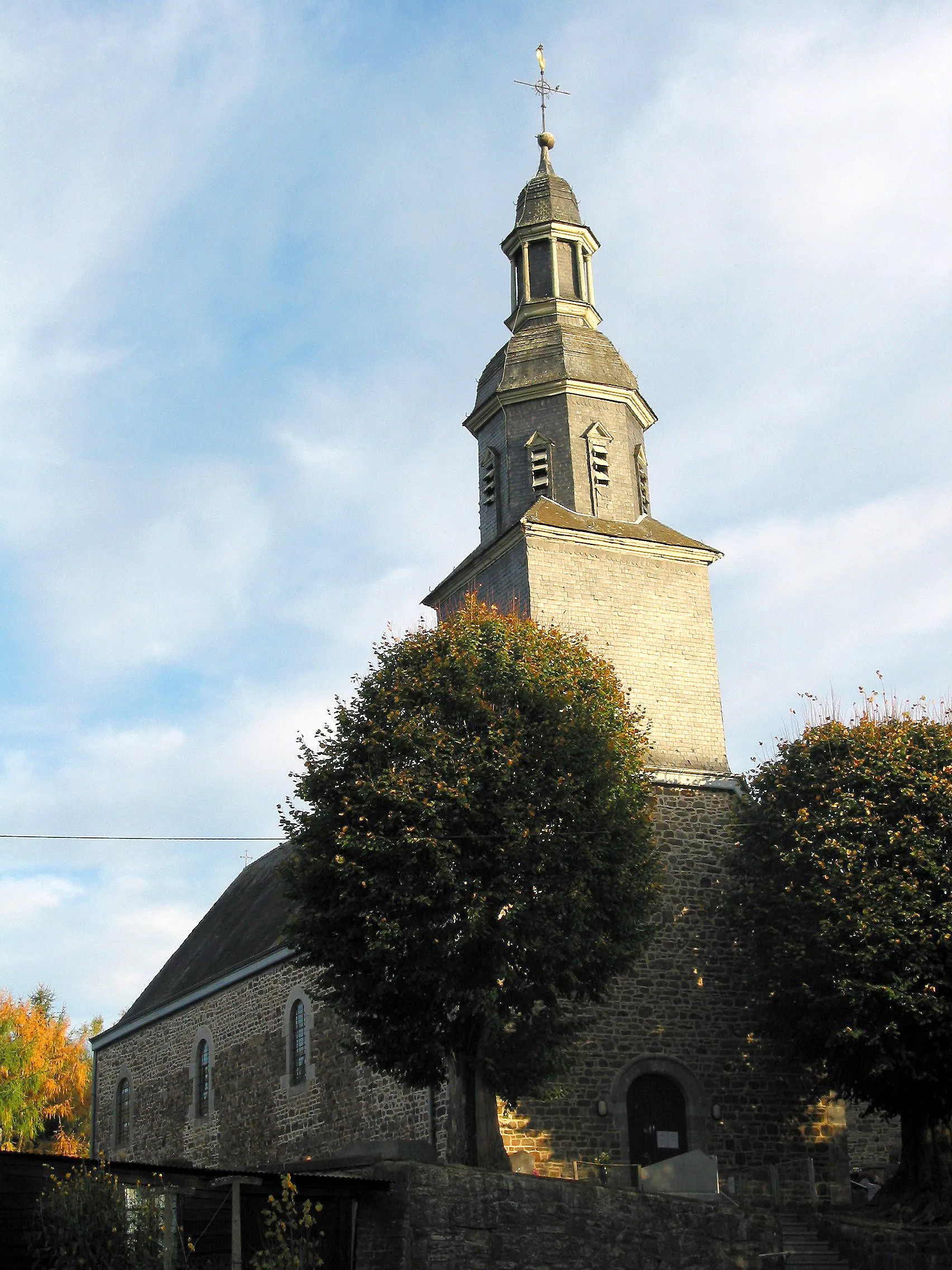 Photo showing: Masbourg (Belgium), Saint Ambrosius’ church (1711).