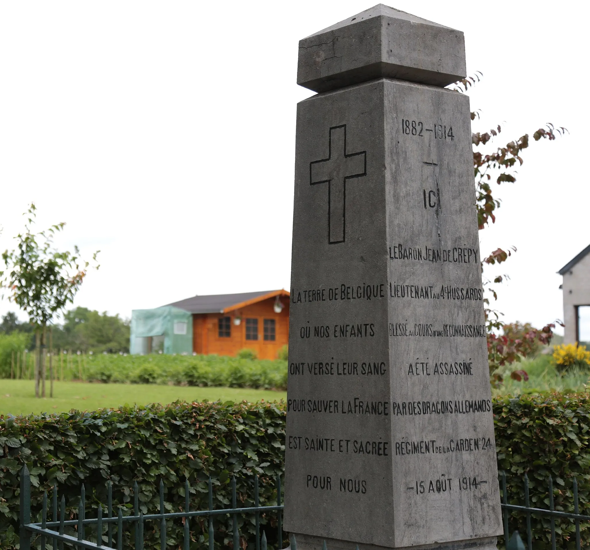 Photo showing: Monument to Lieutenant Crépy