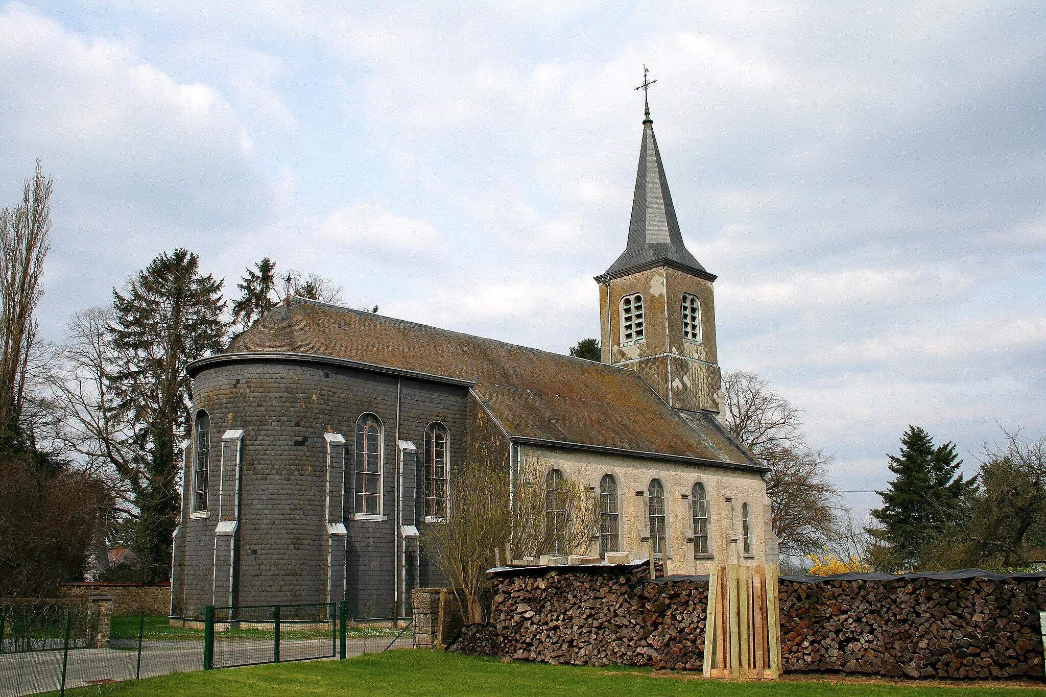 Photo showing: Sohier (Belgium), the church of St. Lambert (XIXth century).