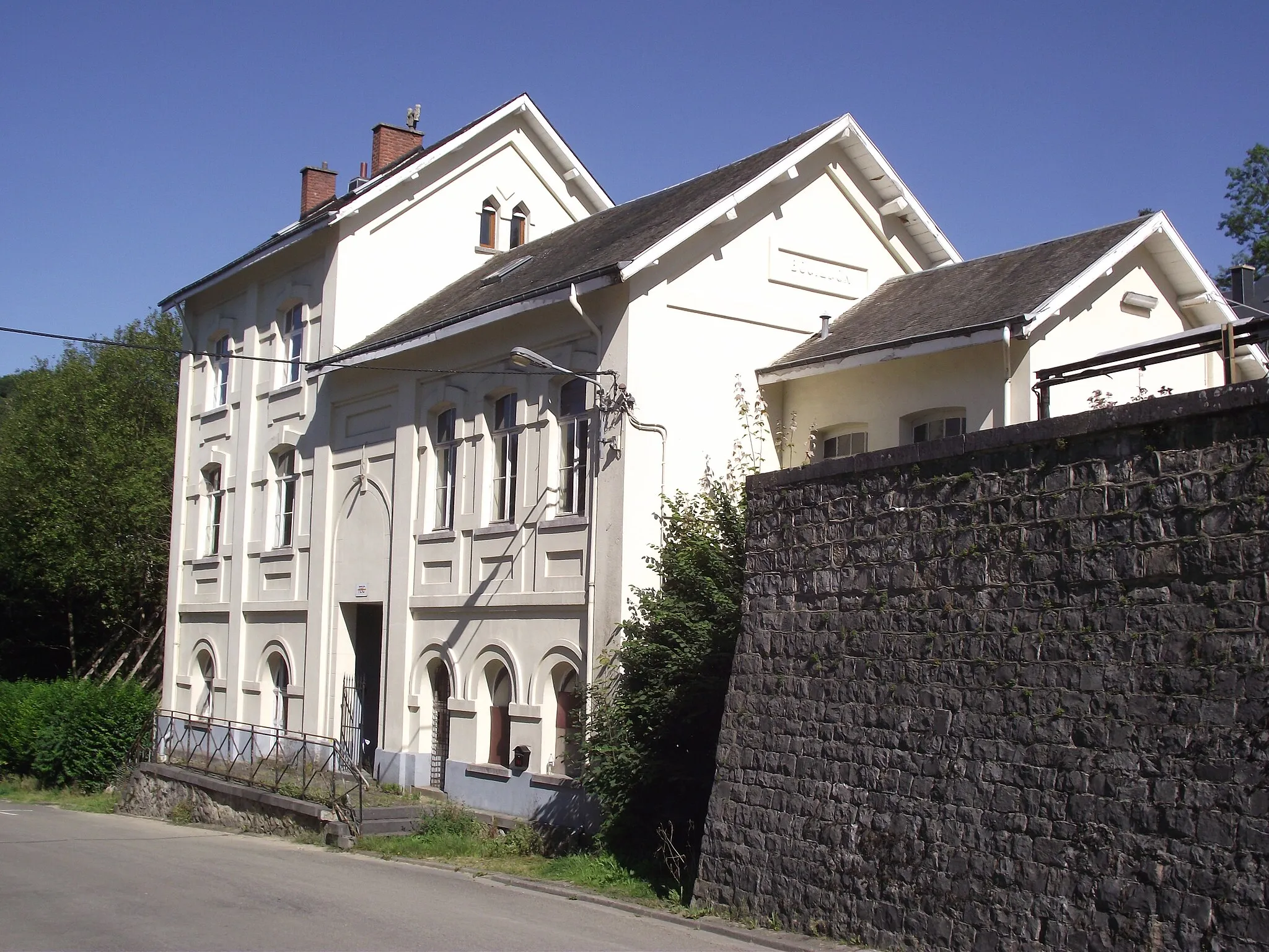 Photo showing: SNCV station of Bouillon stil in use as an office by the TEC