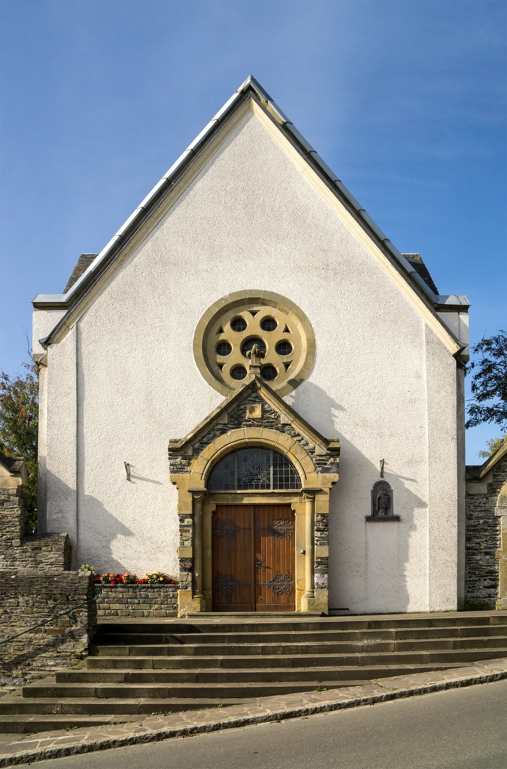 Photo showing: Church of Troine