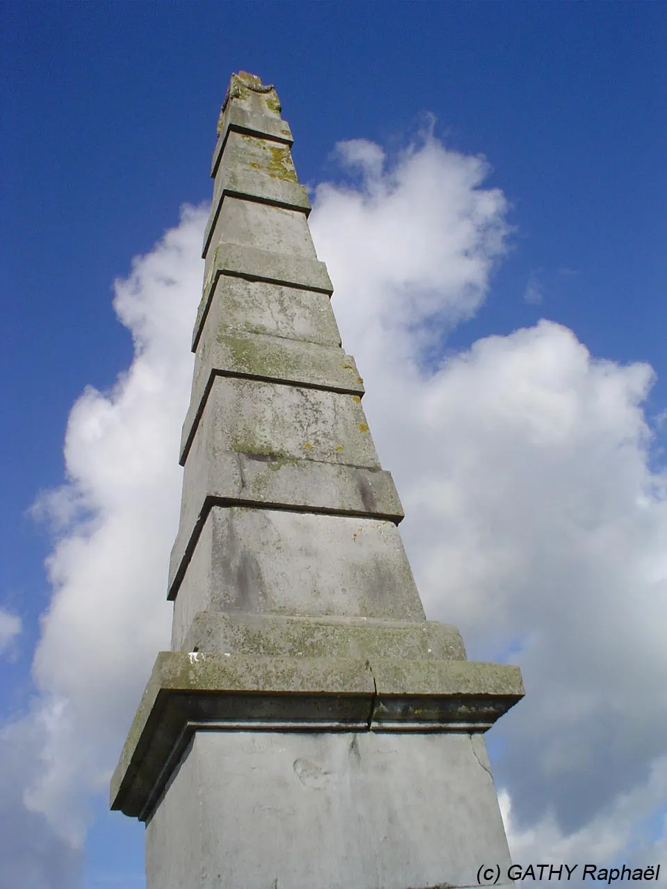 Photo showing: Pyramide de Verlée (CopyRight : Gathy Raphaël)