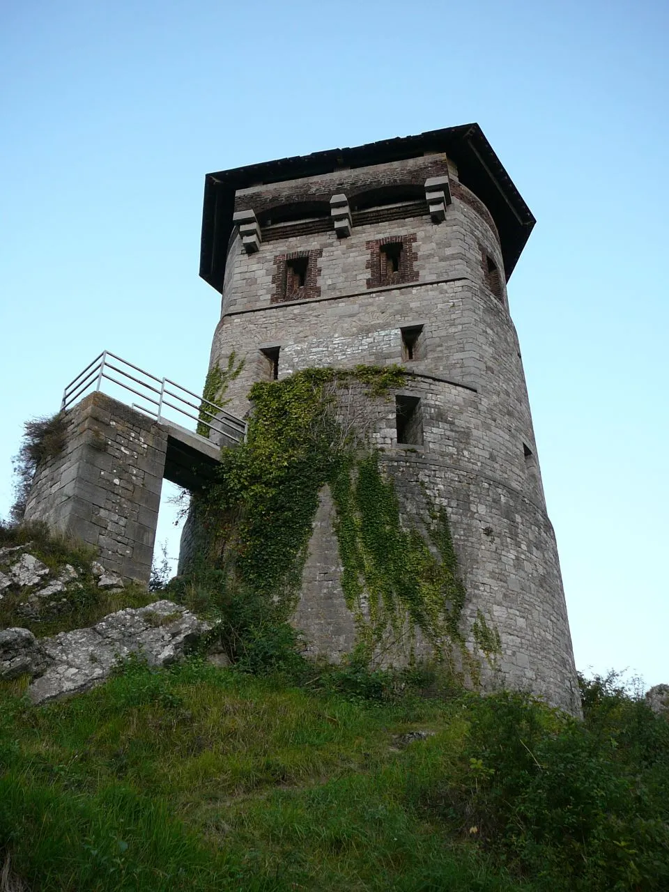 Photo showing: Old Gregoire's Tower in Givet, France