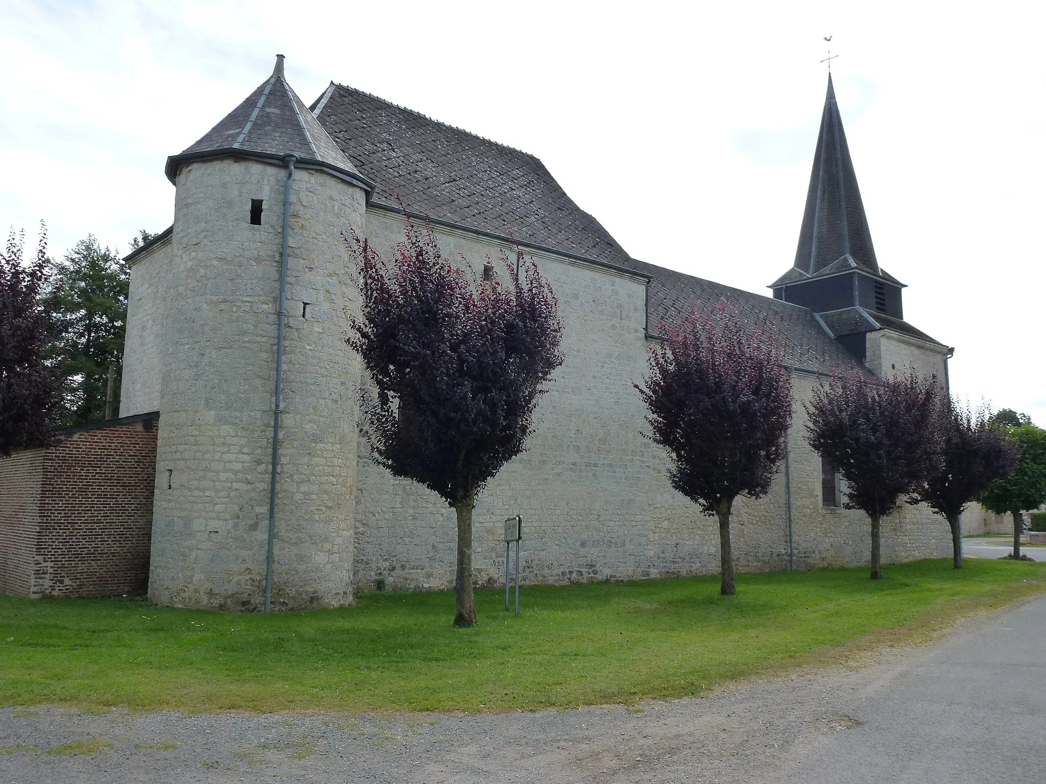 Photo showing: Bossus-lès-Rumigny (Ardennes) Église Saint-Martin, chevet