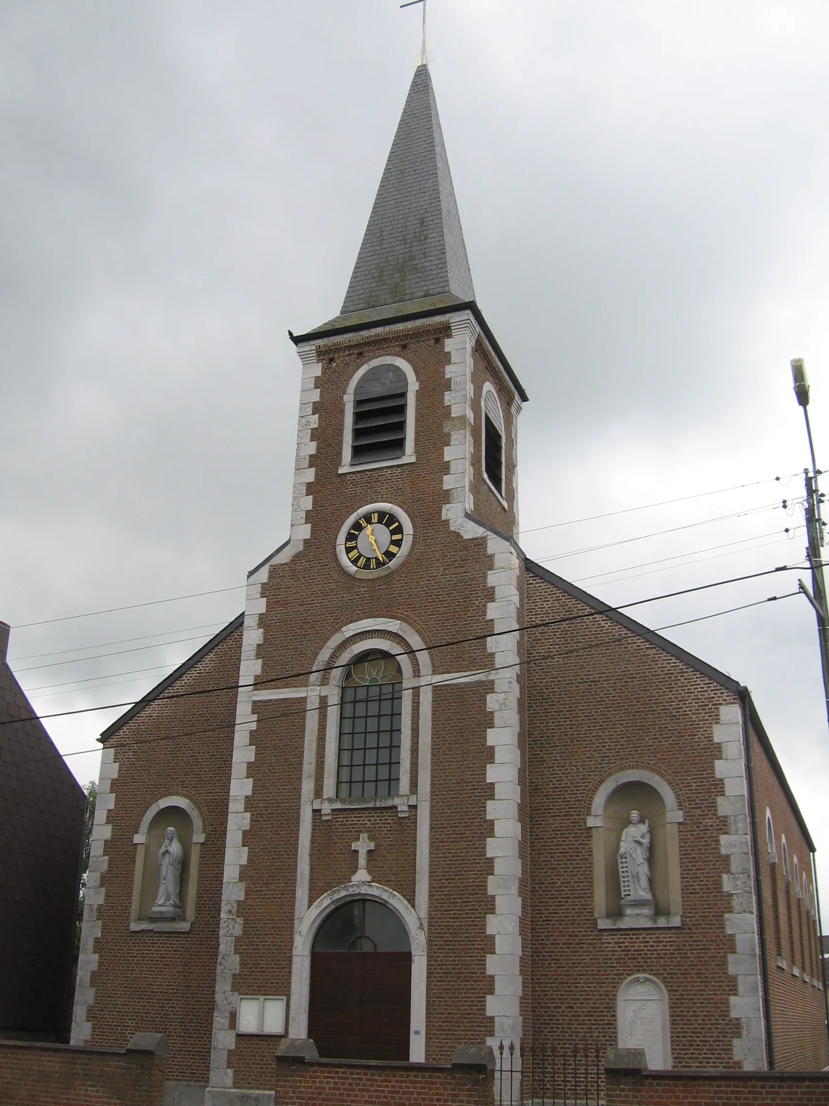 Photo showing: L'église Saint-Laurent, à Sart-Saint-Laurent, dans l'Entre-Sambre-et-Meuse (Belgique)