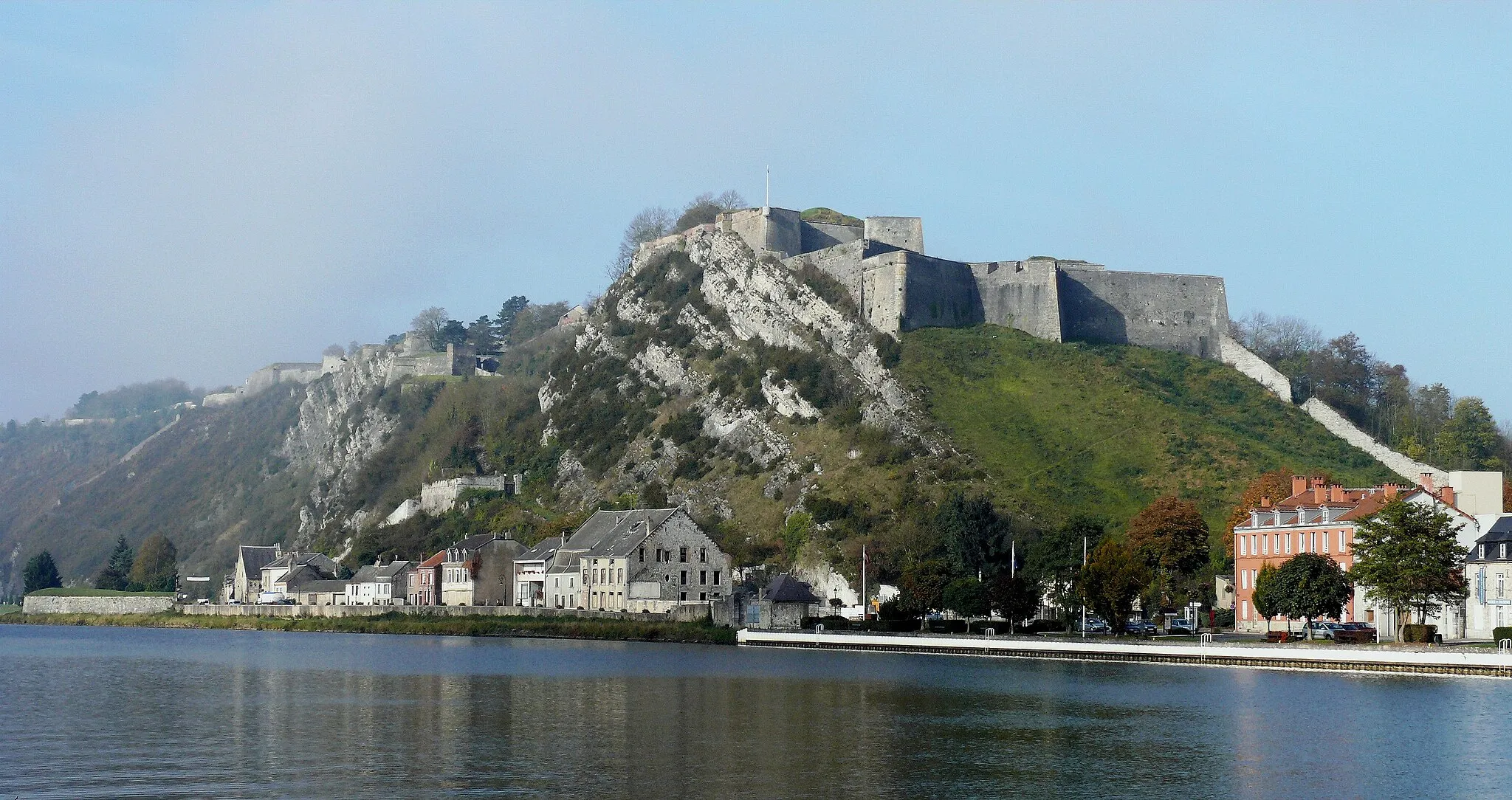 Photo showing: Givet (France - Ardennes department) — View of  the fortress Charlemont.