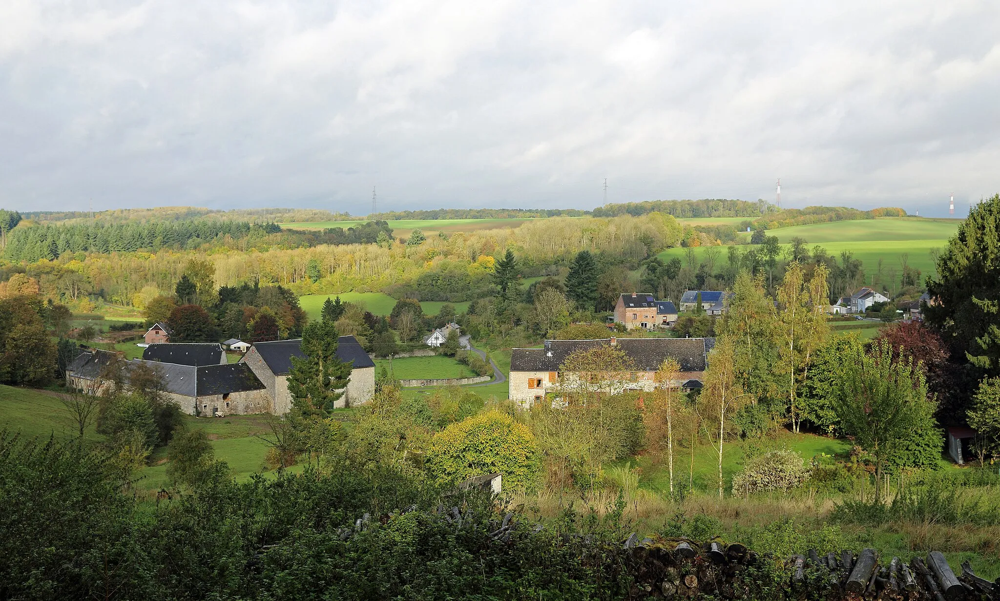 Photo showing: Conjoux (municipality of Ciney, province of Namur, Belgium): panoramic view of a part of the village