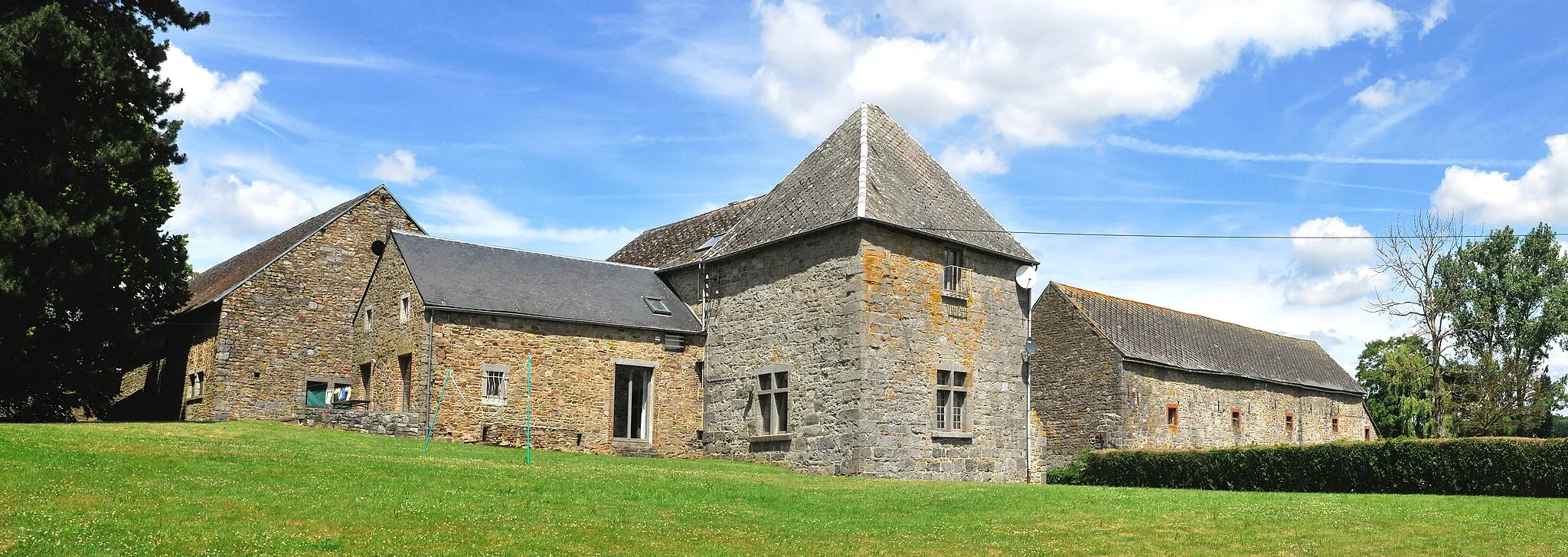 Photo showing: Liben Farm, at Saint-Gérard. Mettet, Namur, Wallonia, Belgium