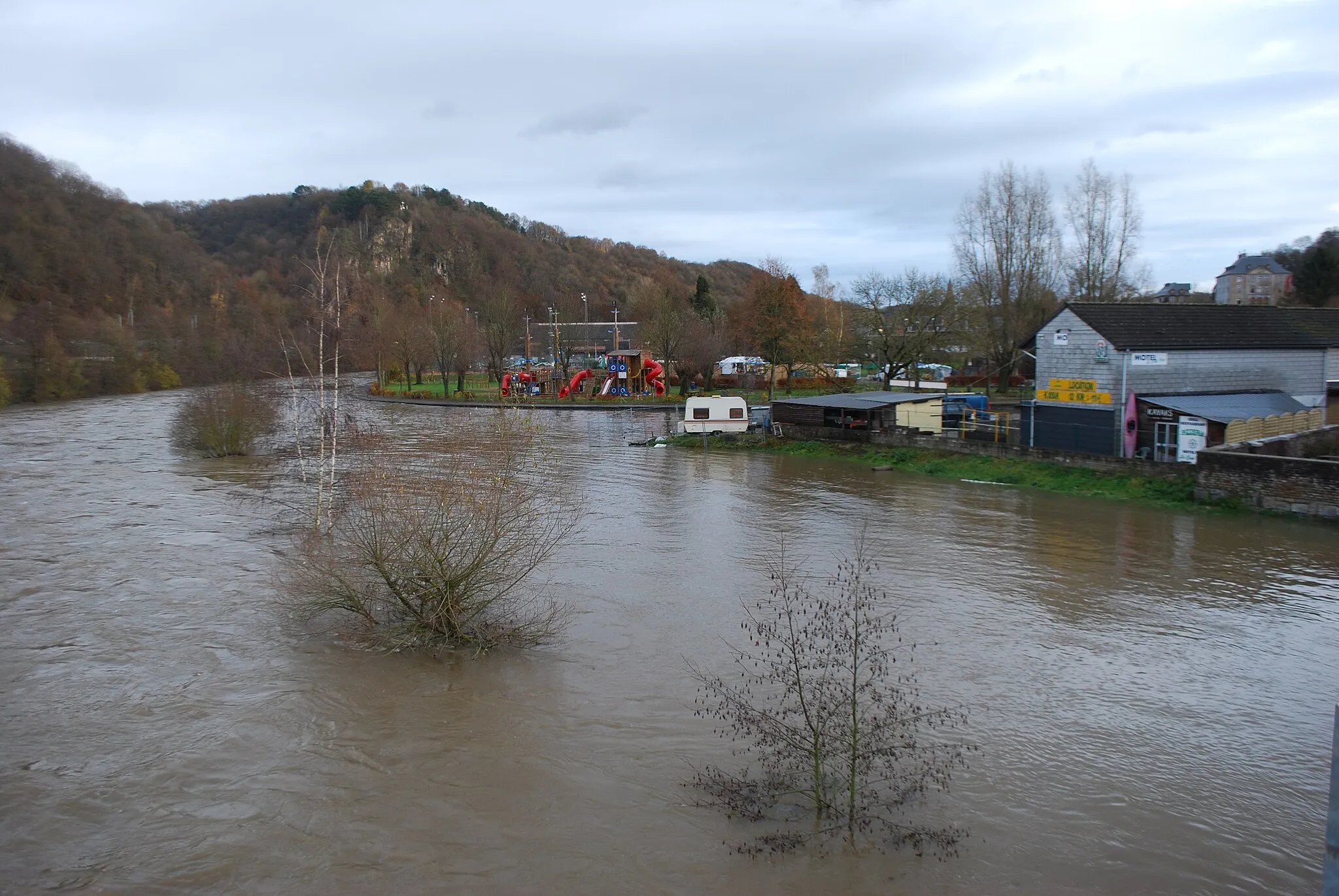 Photo showing: L'Ourthe à Bomal, après de fortes pluies, le 14 novembre 2010.