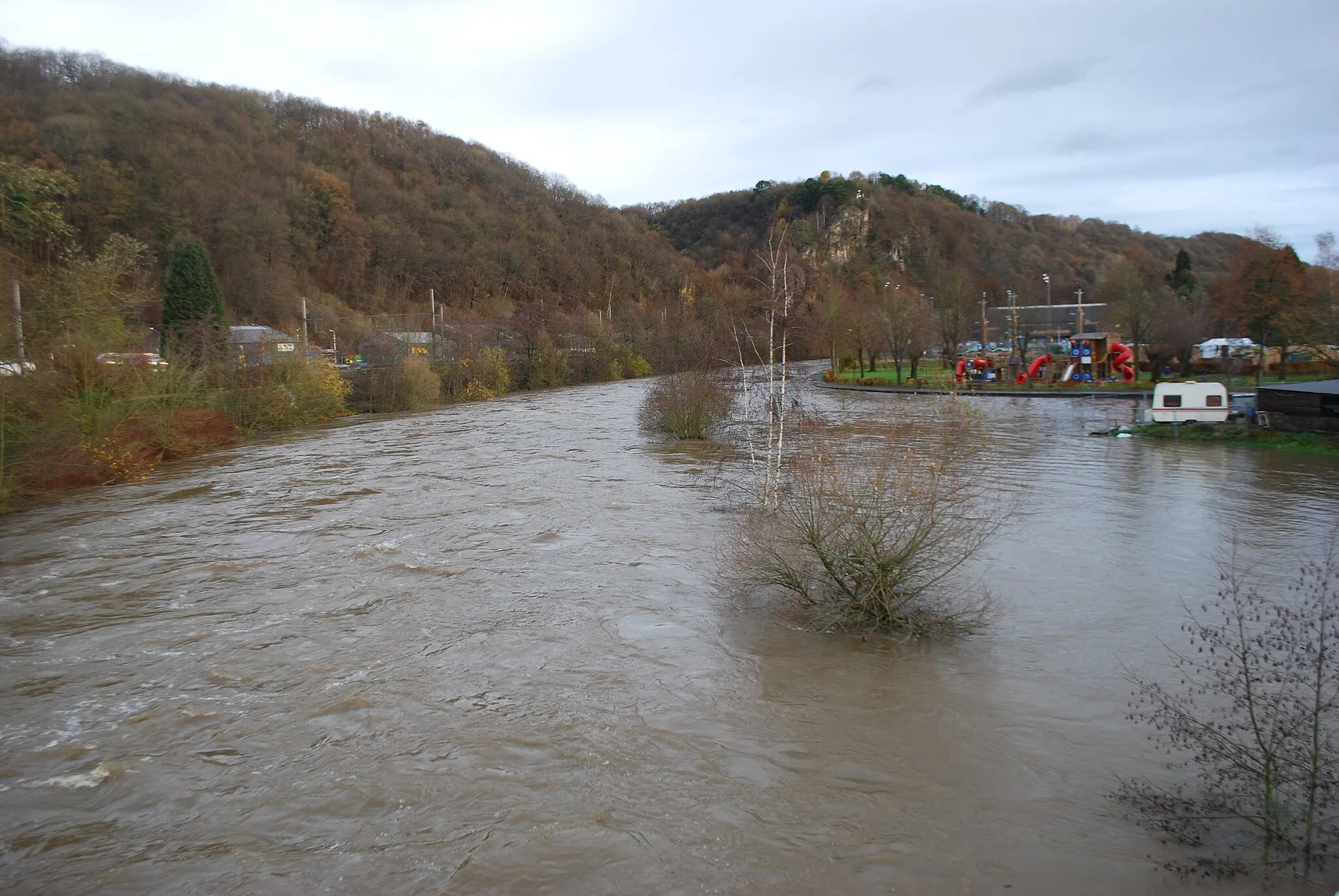 Photo showing: L'Ourthe à Bomal, après de fortes pluies, le 14 novembre 2010.