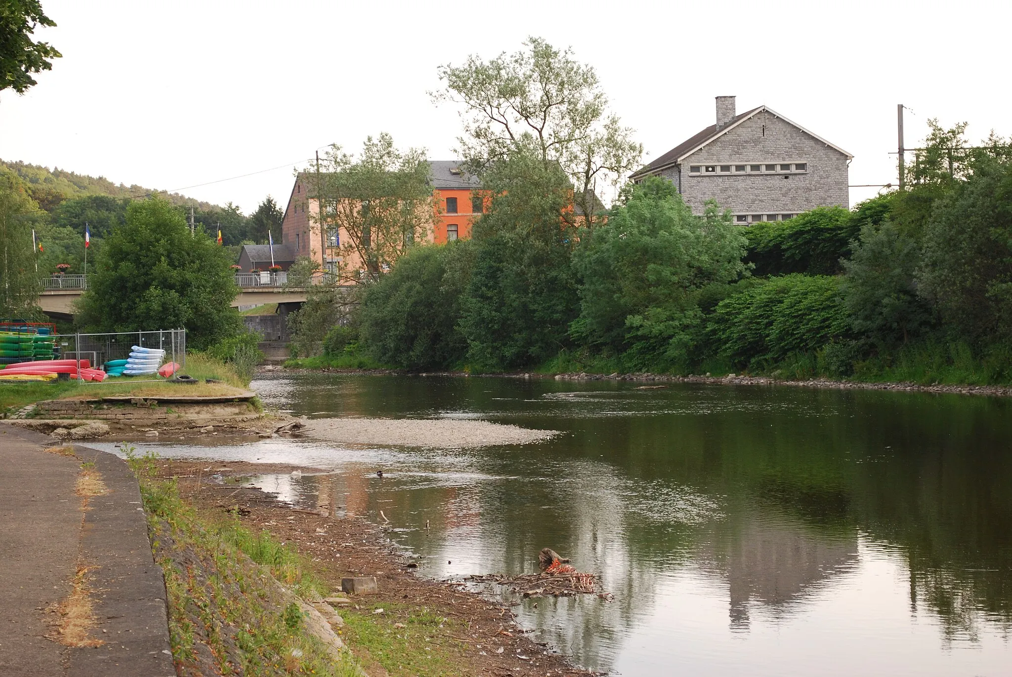 Photo showing: Bomal : confluent de l'Aisne et de l'Ourthe, vue vers l'amont.