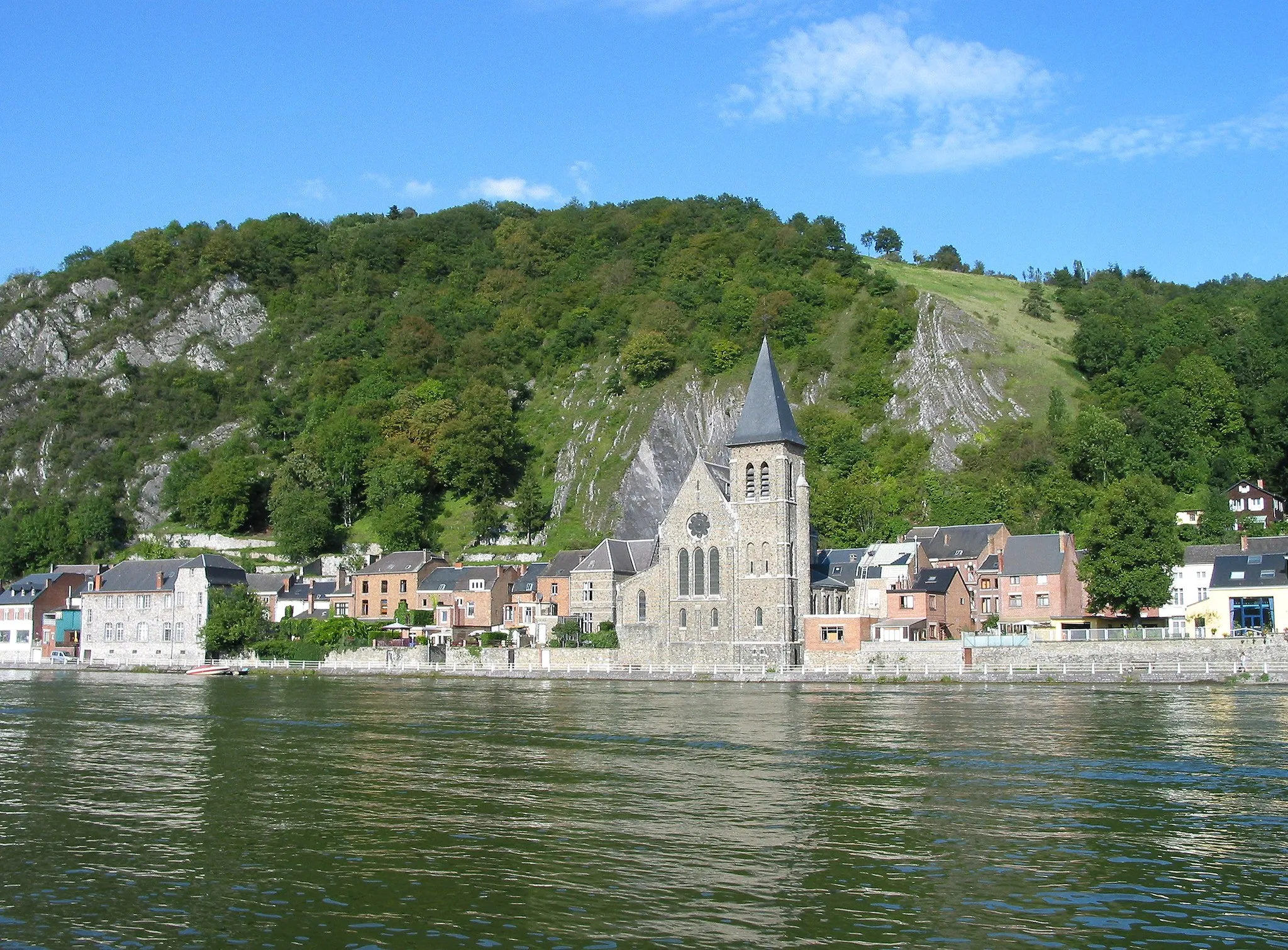 Photo showing: Les Rivages (Belgium), the St. Paulus’ church.