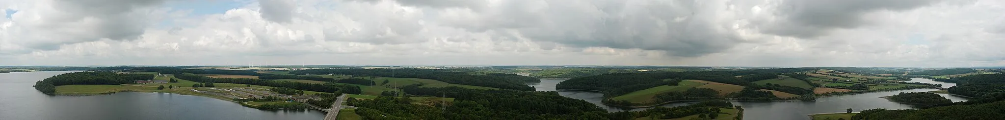 Photo showing: Cerfontaine, Lacs de l'Eau d' Heure