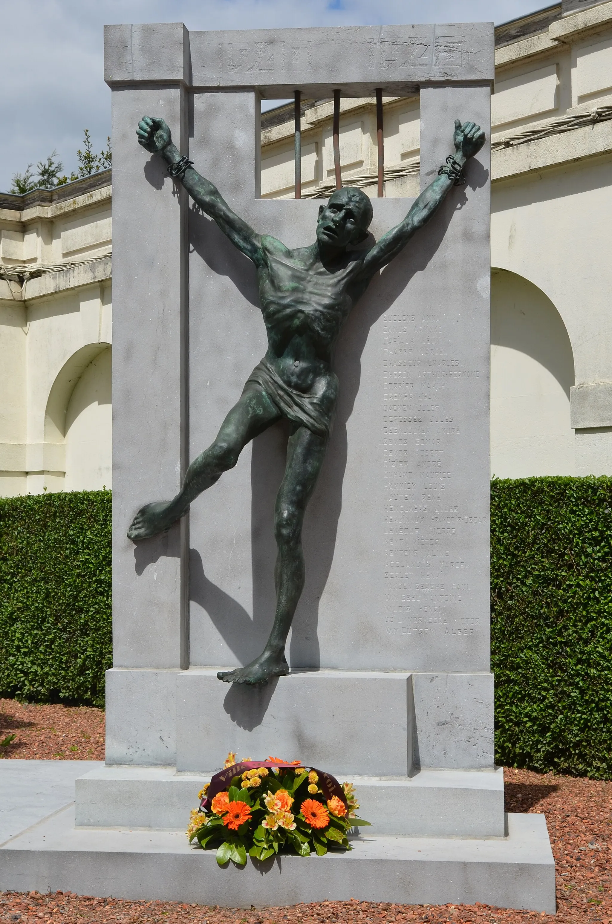 Photo showing: Monceau-sur-Sambre (Charleroi-Belgique), mémorial dédié aux victimes militaires et civiles de la première guerre mondiale.