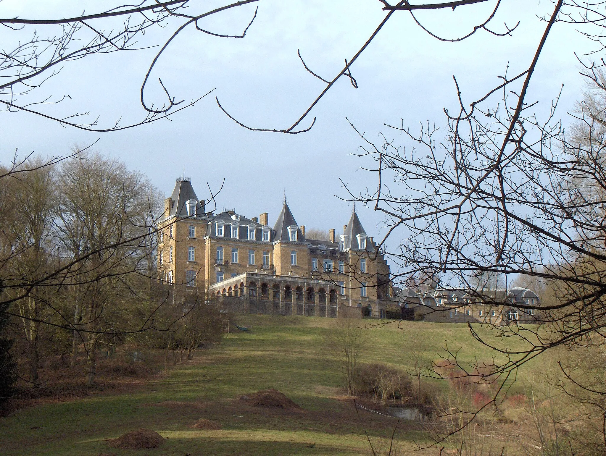 Photo showing: Maillen (Ortsteil der Gemeinde Assesse, Prov. Namur, Belgien): Domaine de Ronchinne, Anfang des 20. Jh.s, ehemalige Wohnung der Prinzessin Clémentine, Tochter des belgischen Königs Leopold II.