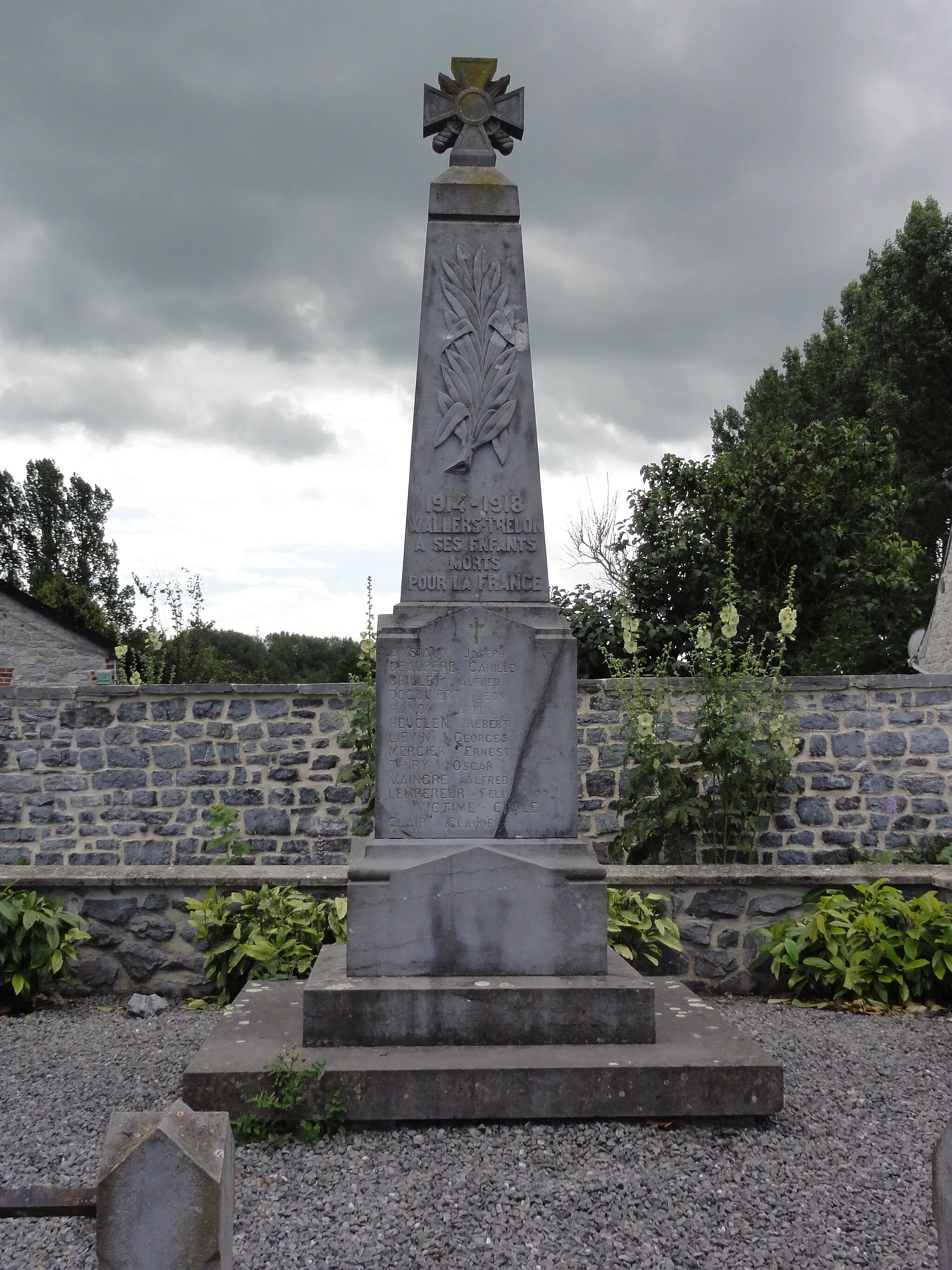 Photo showing: Wallers-en-Fagne (Nord, Fr) monument aux morts