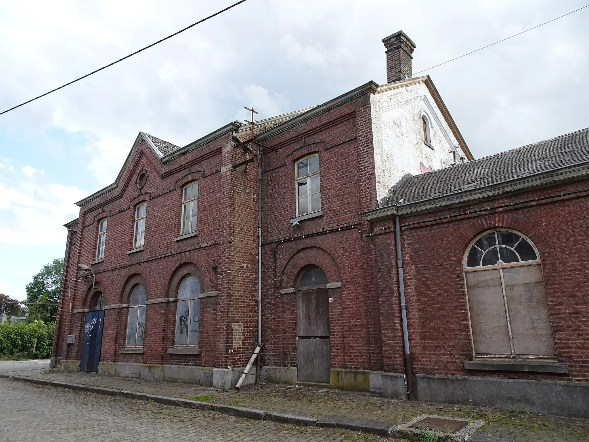Photo showing: Ancien bâtiment de la gare de Rhisnes ; côté rue.