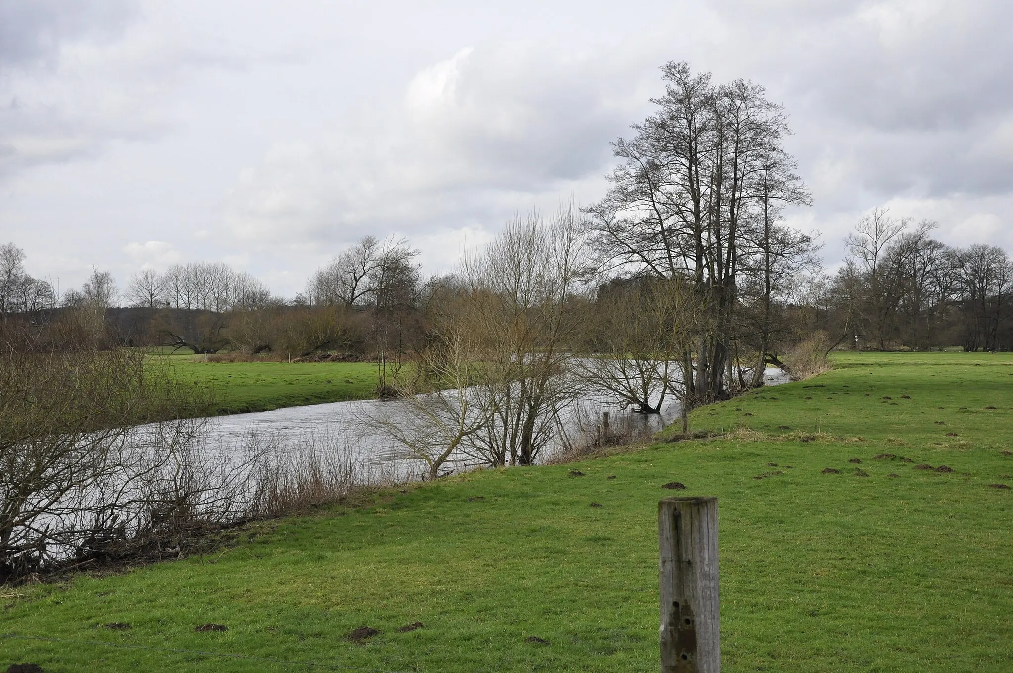 Photo showing: De Lesse te Lessive, België, bij hoge waterstand