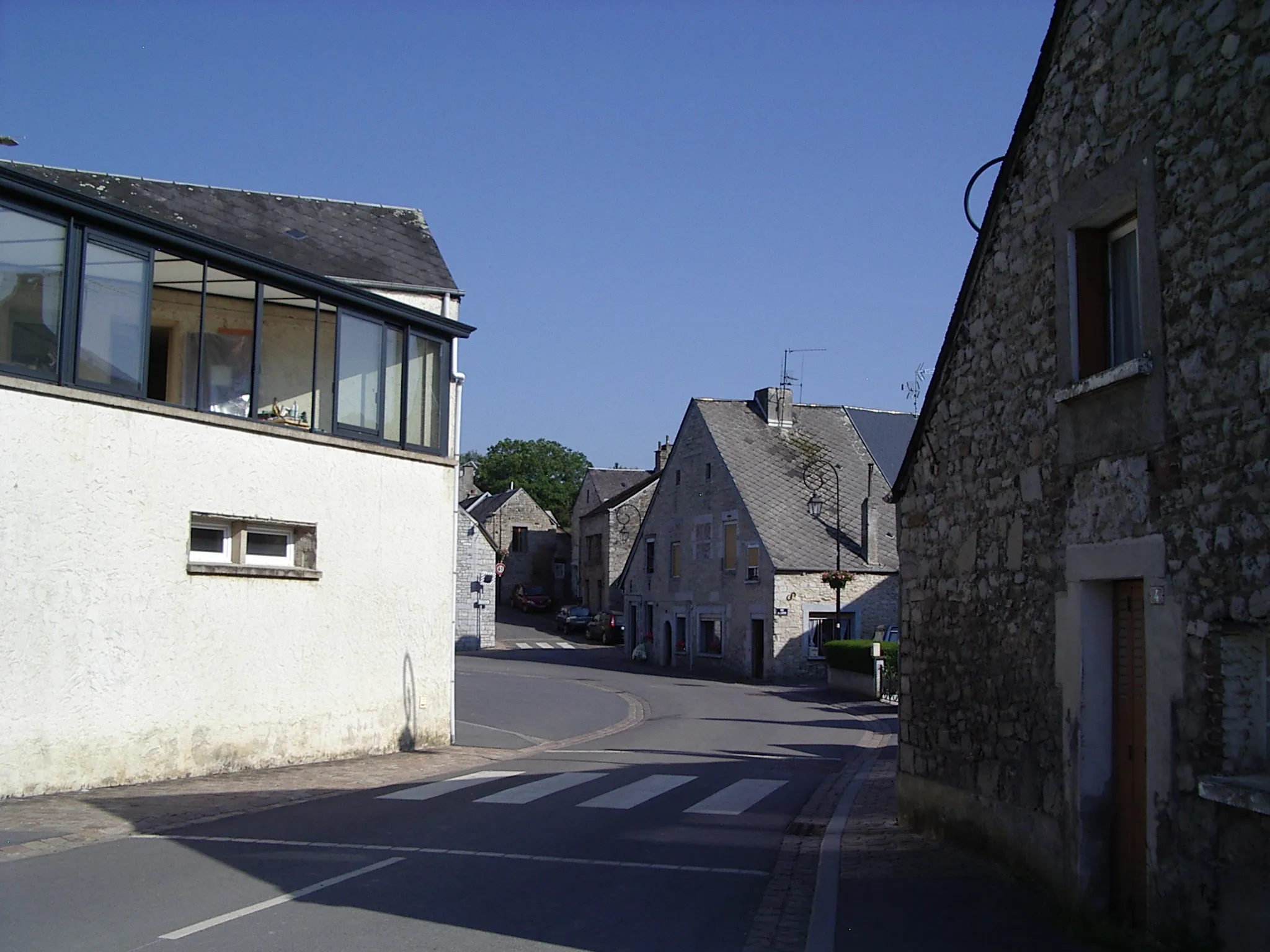 Photo showing: Place de l'église de Rancennes , commune française, située dans le département des Ardennes de la région Champagne-Ardenne