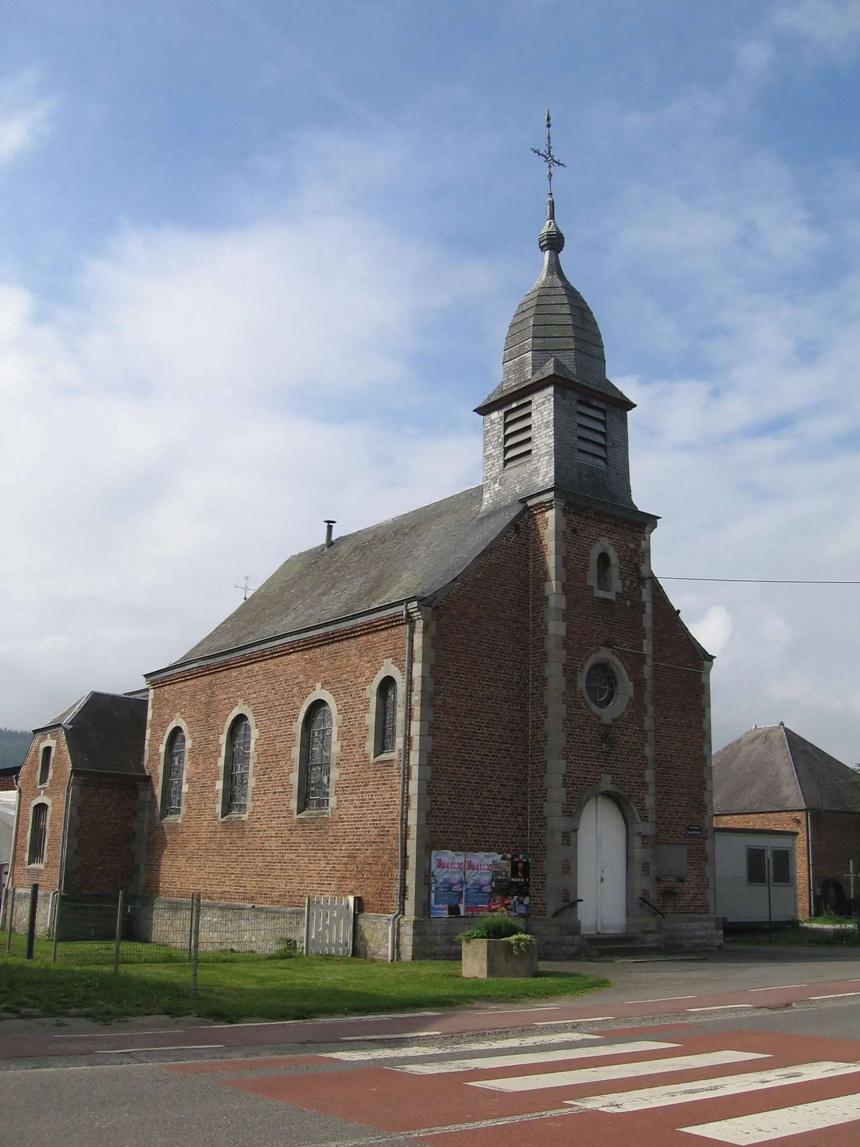 Photo showing: The Catholic parish church of Gozin, a village close to the town of Beauraing, in Belgium