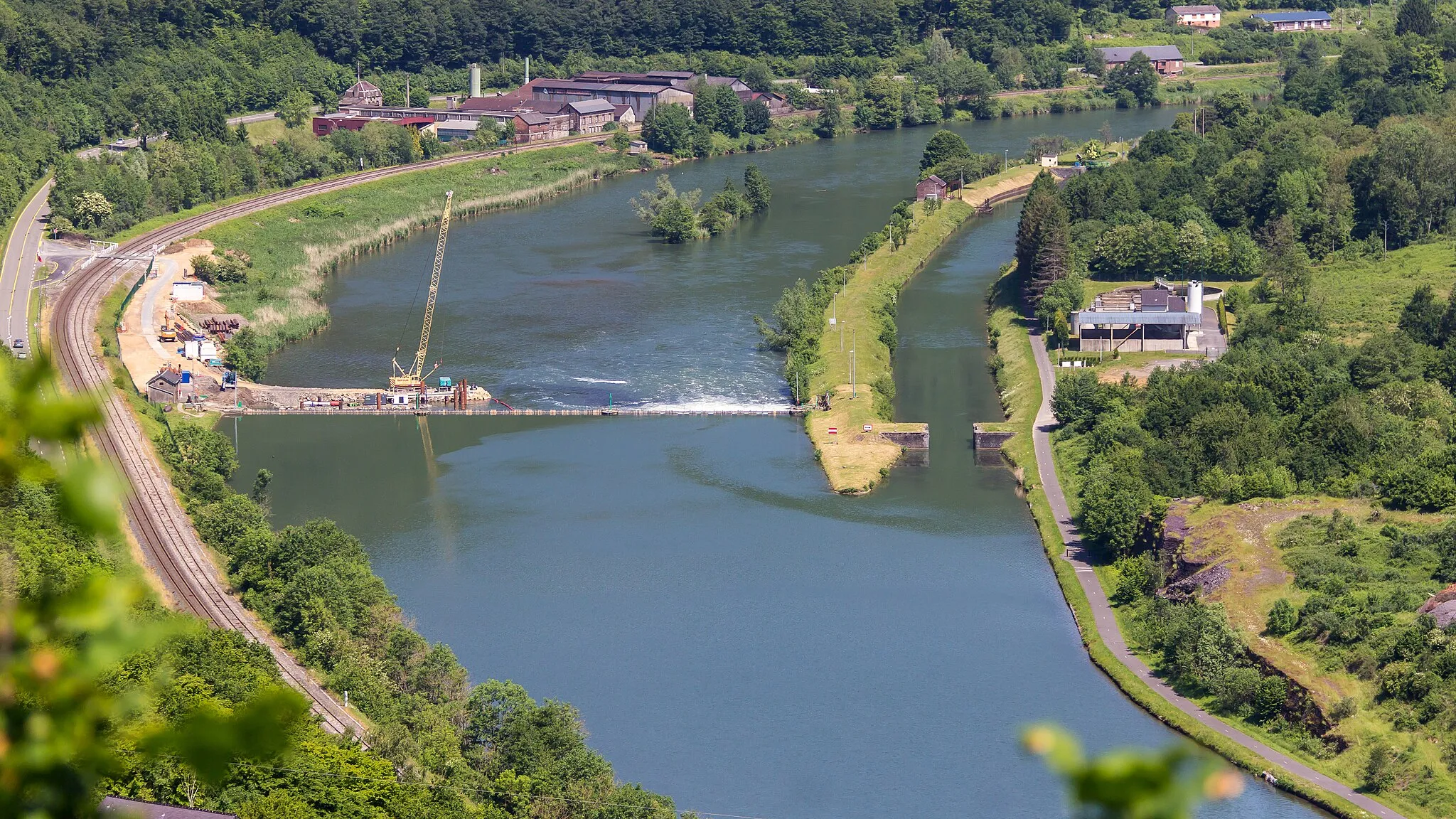 Photo showing: Haybes, Meuse and Canal de la Meuse