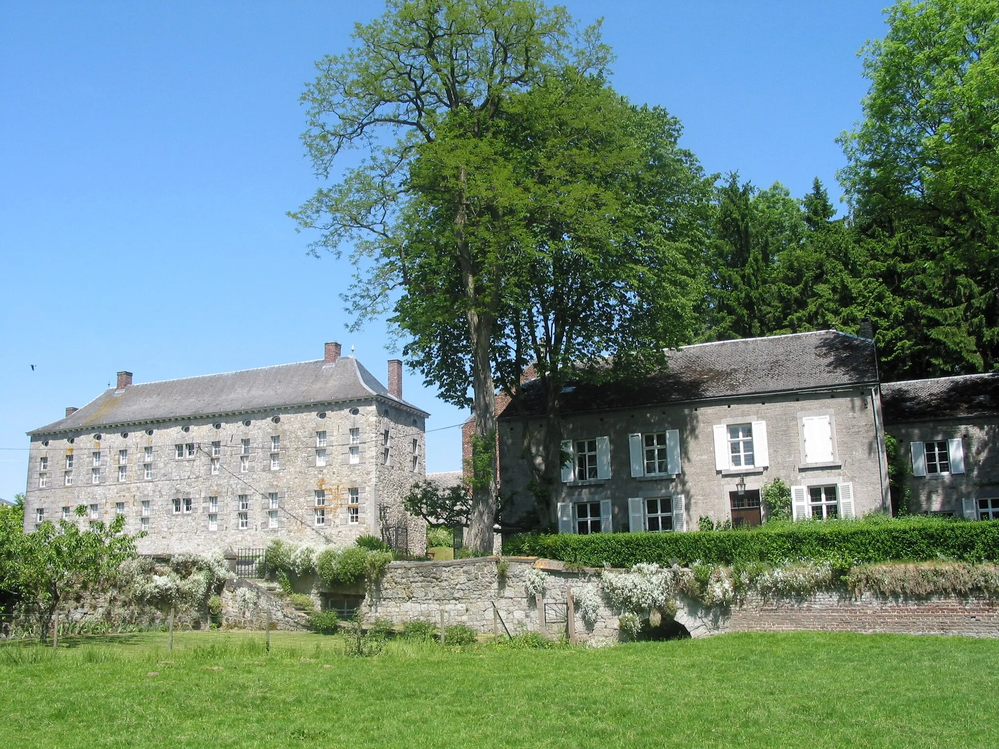 Photo showing: Ocquier (Belgium), the  « Au Cent Fenêtres »  farm  (“With One hundred Windows”).