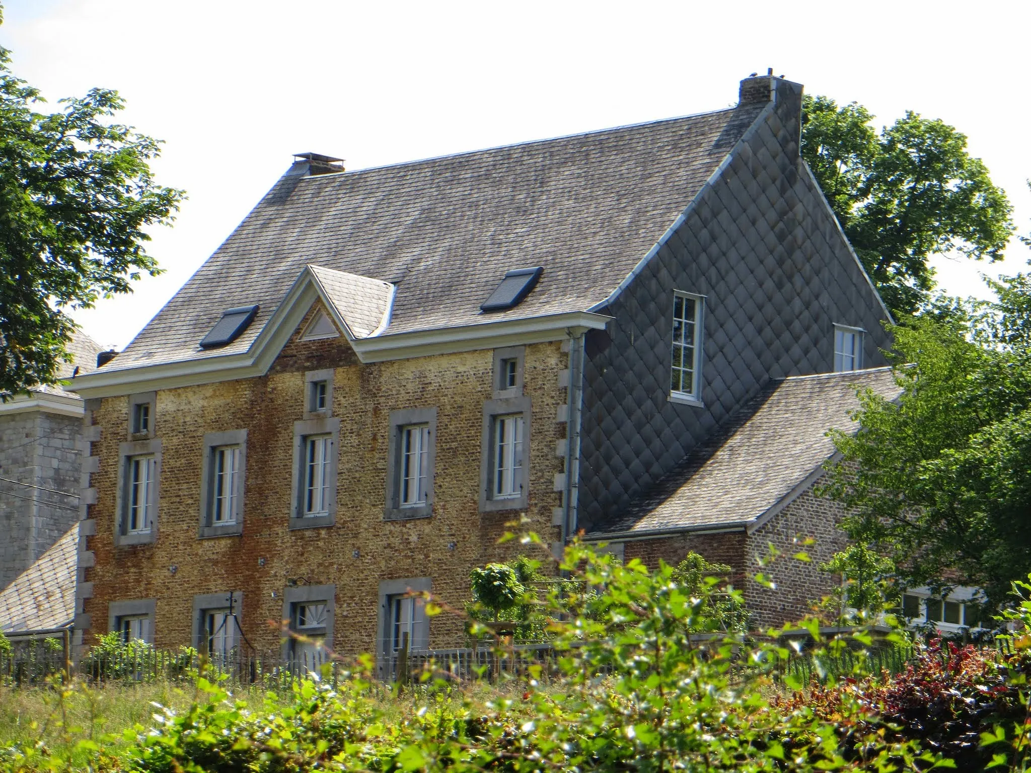 Photo showing: Heure-en-Famenne