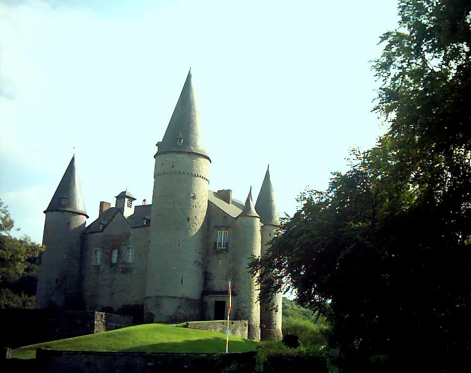 Photo showing: Castle of Vêves