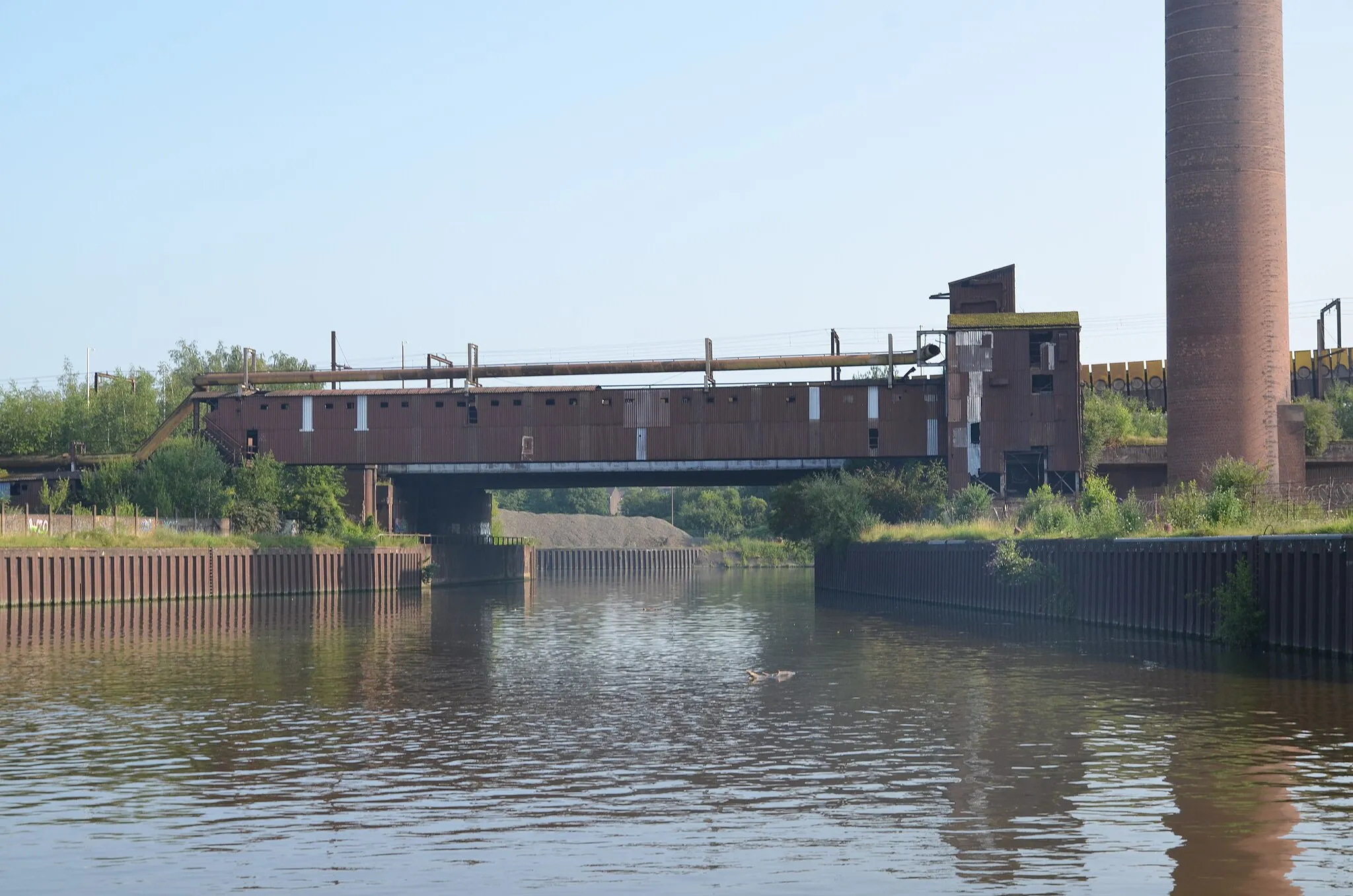 Photo showing: Charleroi (Belgique) - liaison entre la Sambre et le canal Charleroi-Bruxelles.