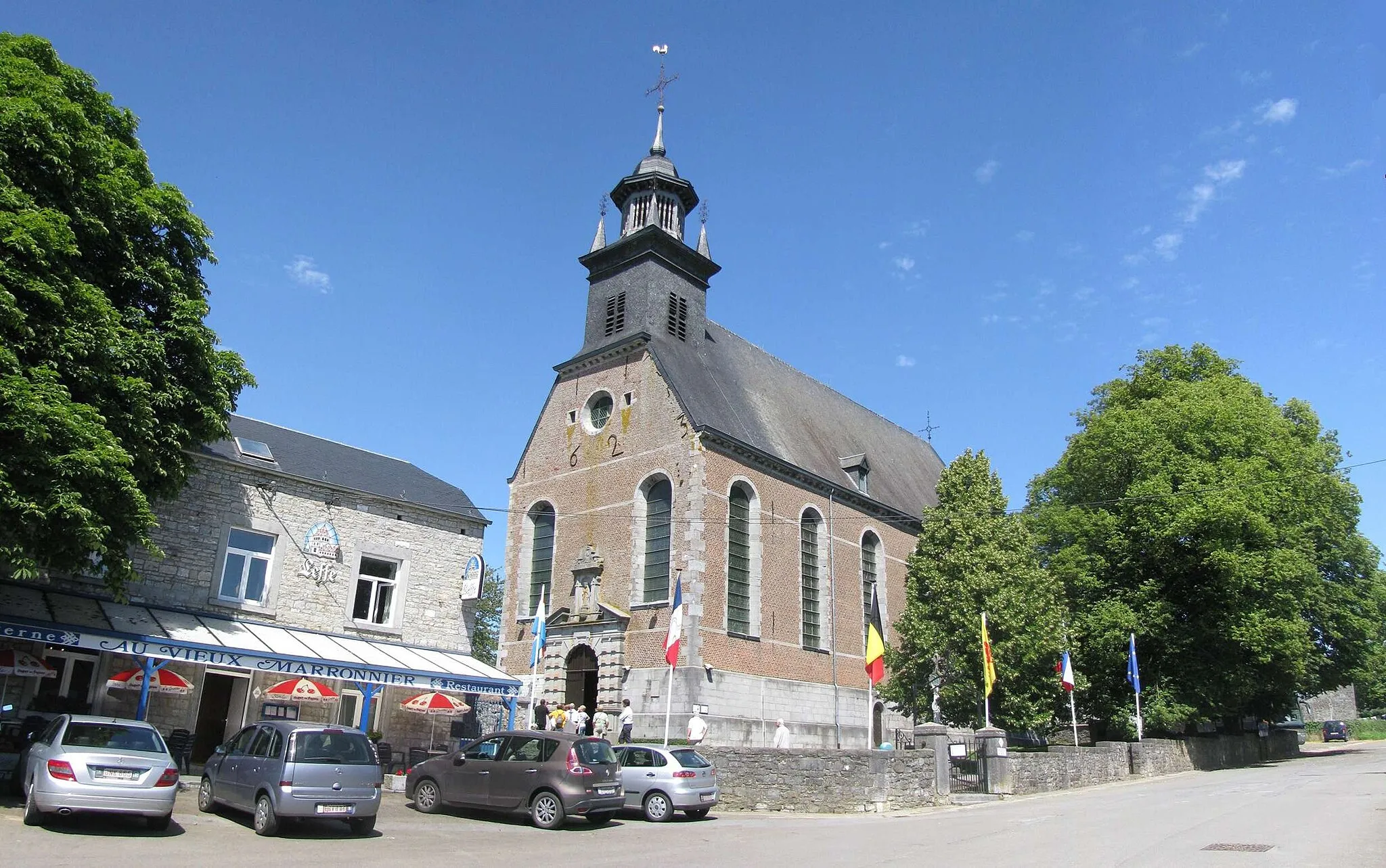 Photo showing: Foy Notre Dame - église et environs
