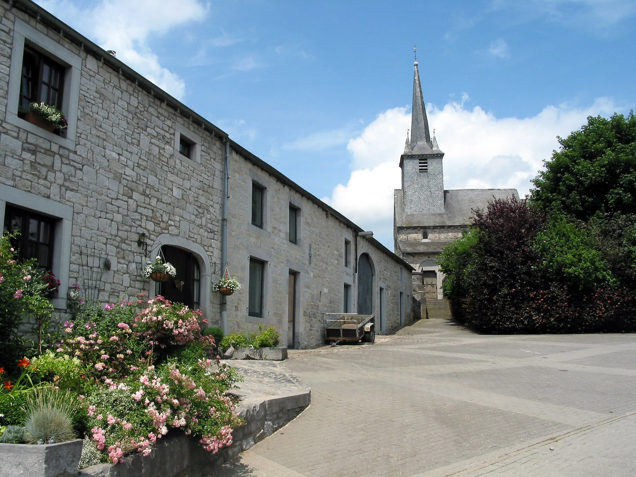 Photo showing: Chardeneux (Belgium), neighbpurhood of the Holy Virgin Nativity chapel (XI - XIIth centuries).