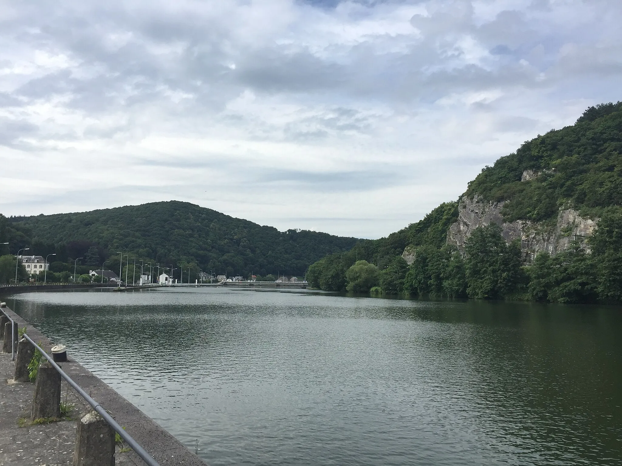 Photo showing: Halage de la Meuse à Rivière (Belgique, Province de Namur)