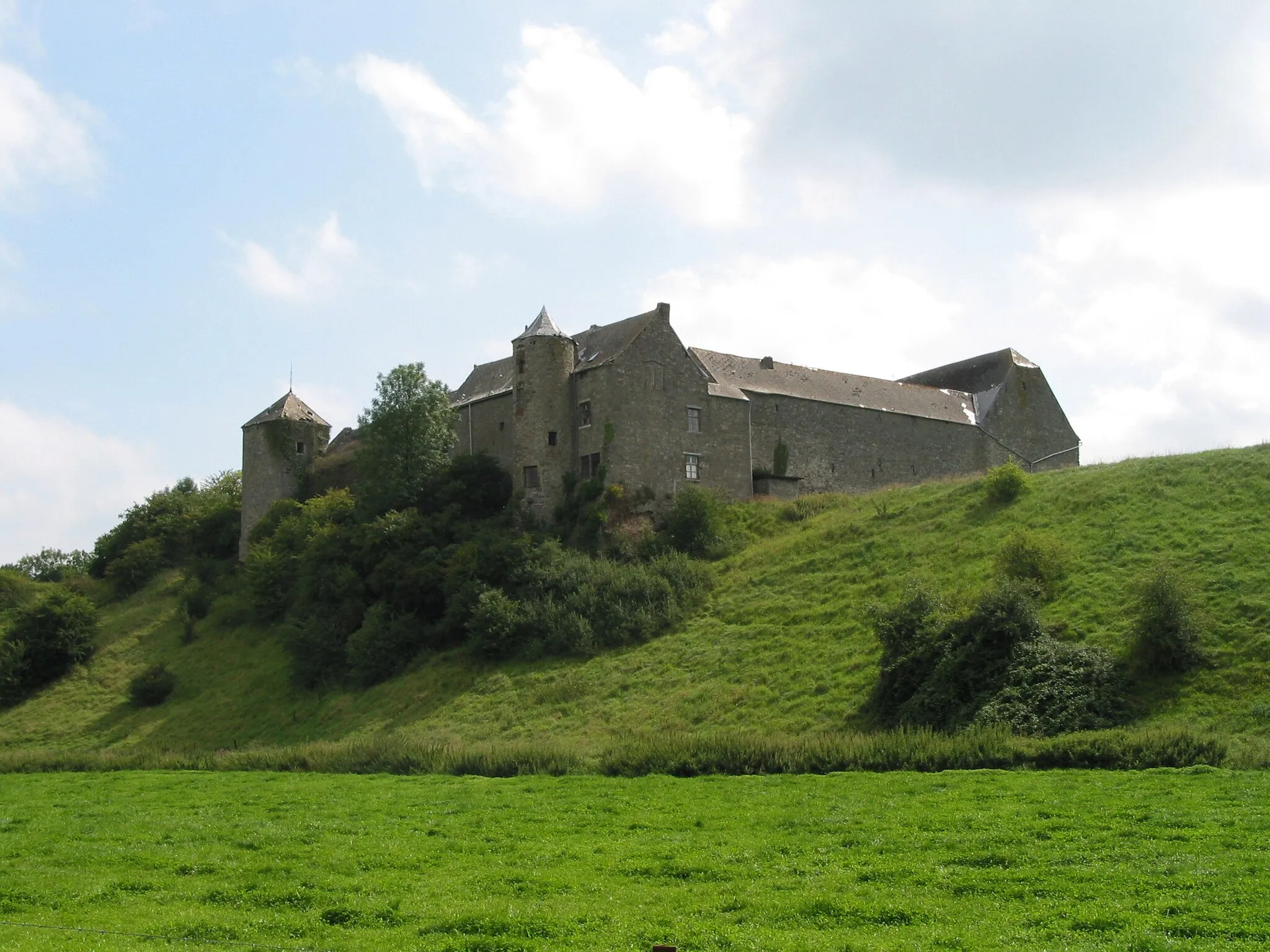 Photo showing: Balâtre (Belgium), the castle-farm (XIII-XVIth centuries).