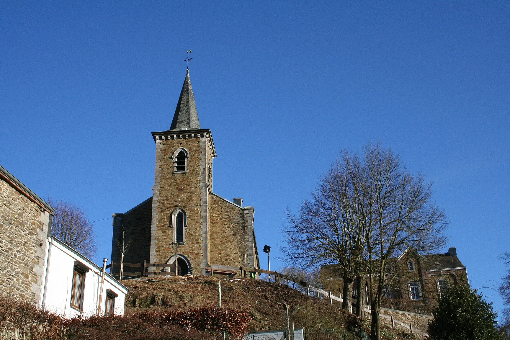 Photo showing: Grupont (Belgium): St. Denis' church (1860–1861).