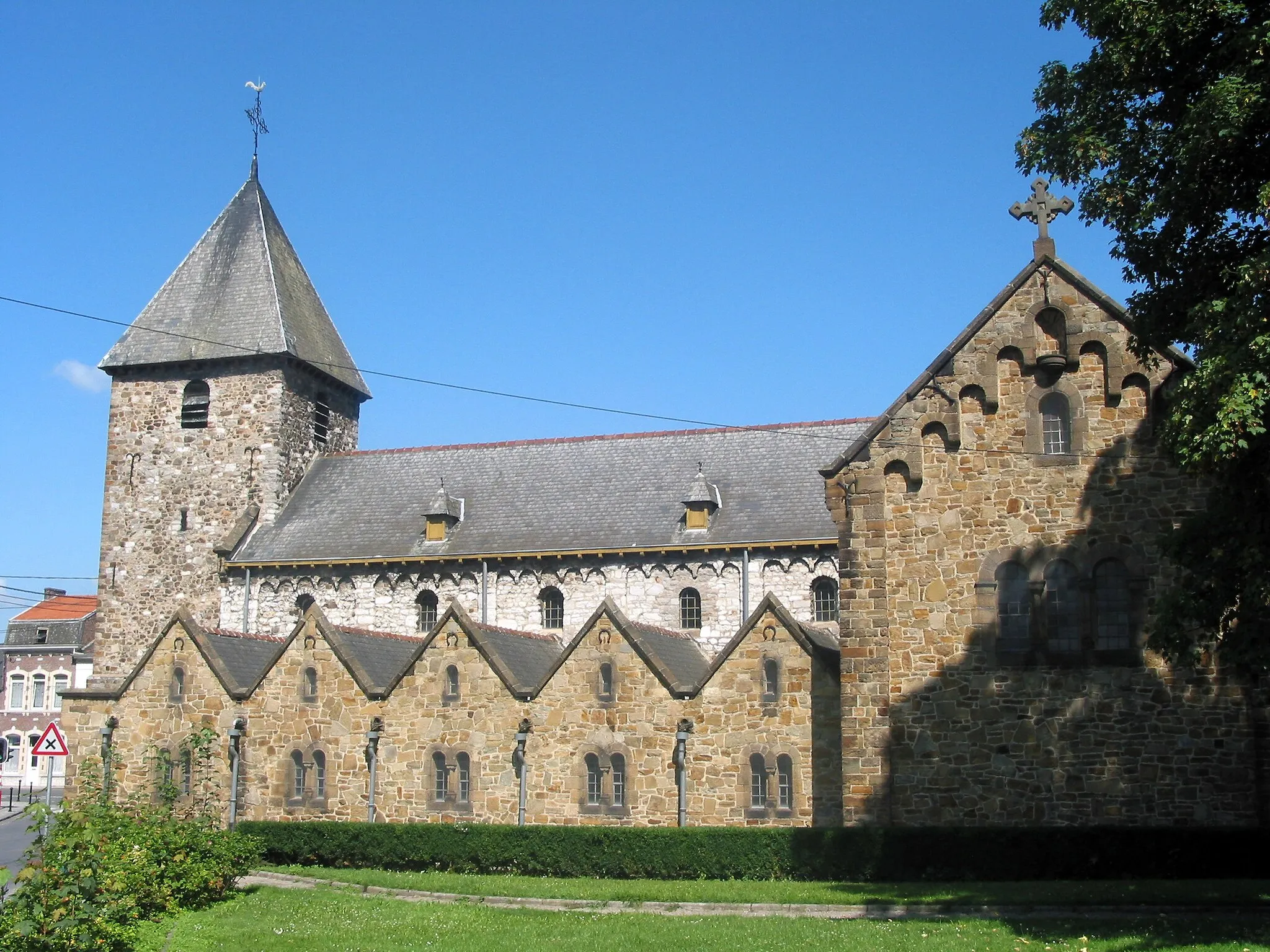 Photo showing: Andenelle (Belgium), the St. Peter church (tower of the XIIth century).