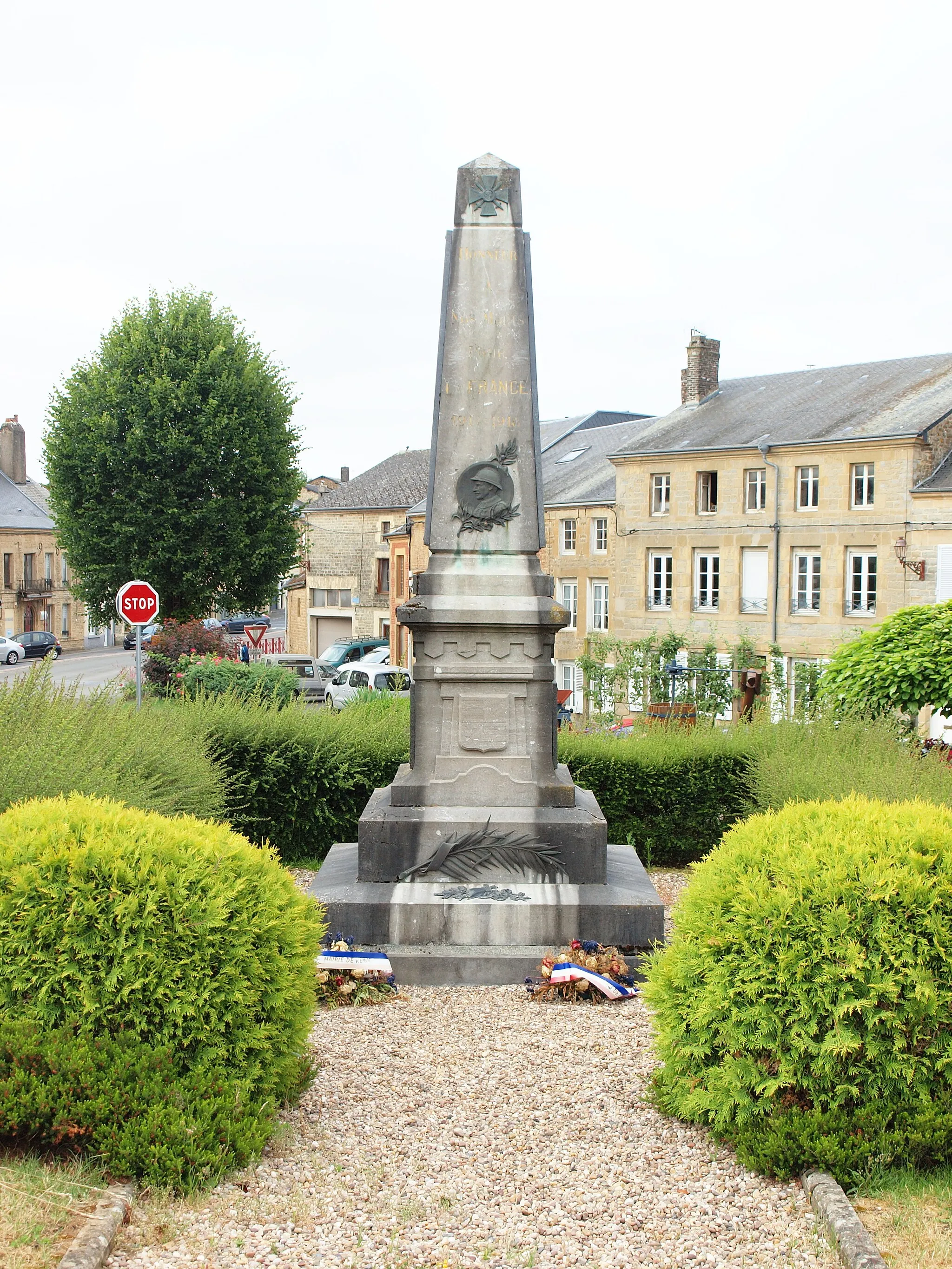 Photo showing: Monument aux morts de Renwez (Ardennes, France)
